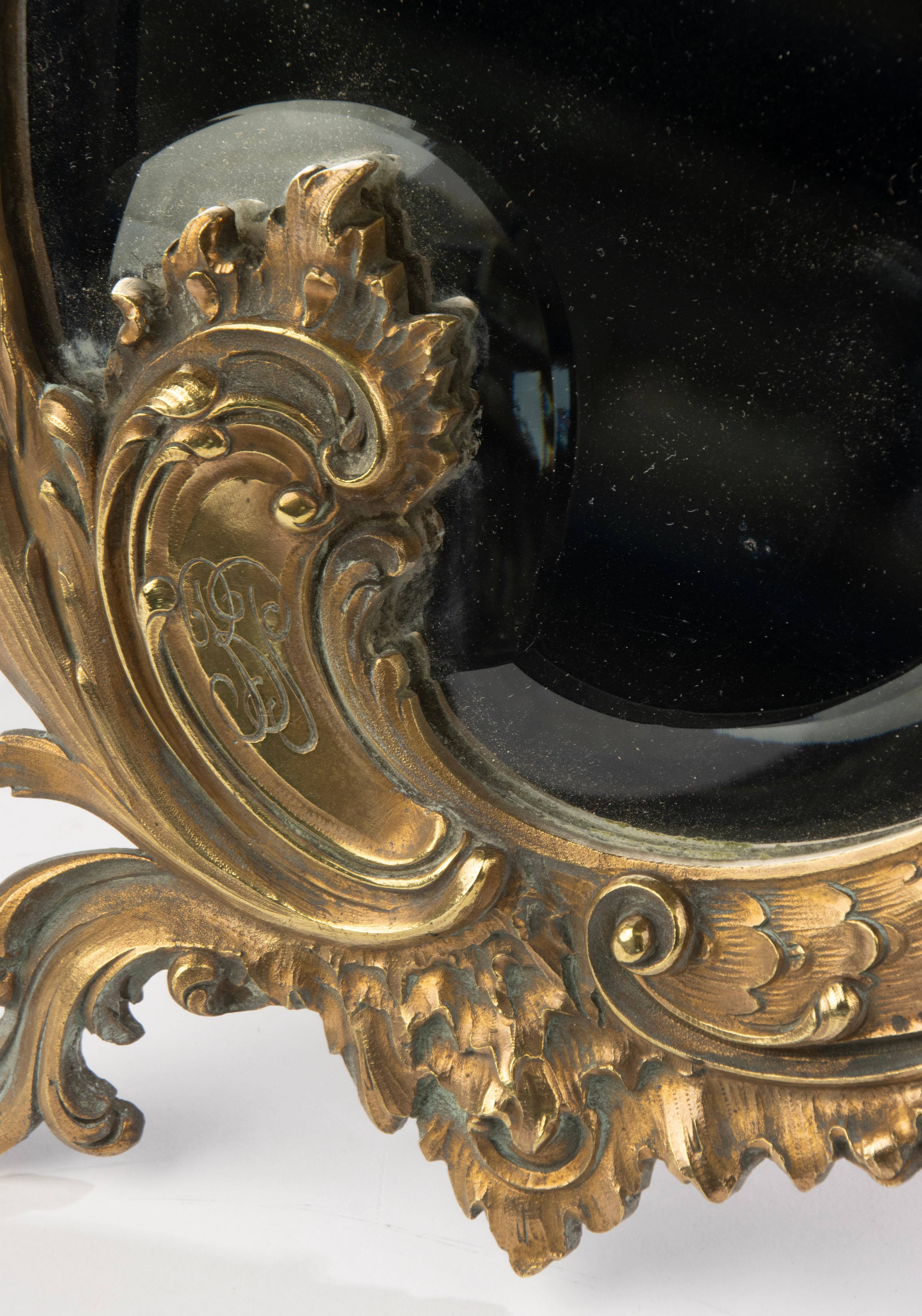 Laiton Miroir de table en laiton de la fin du XIXe siècle - style rococo en vente