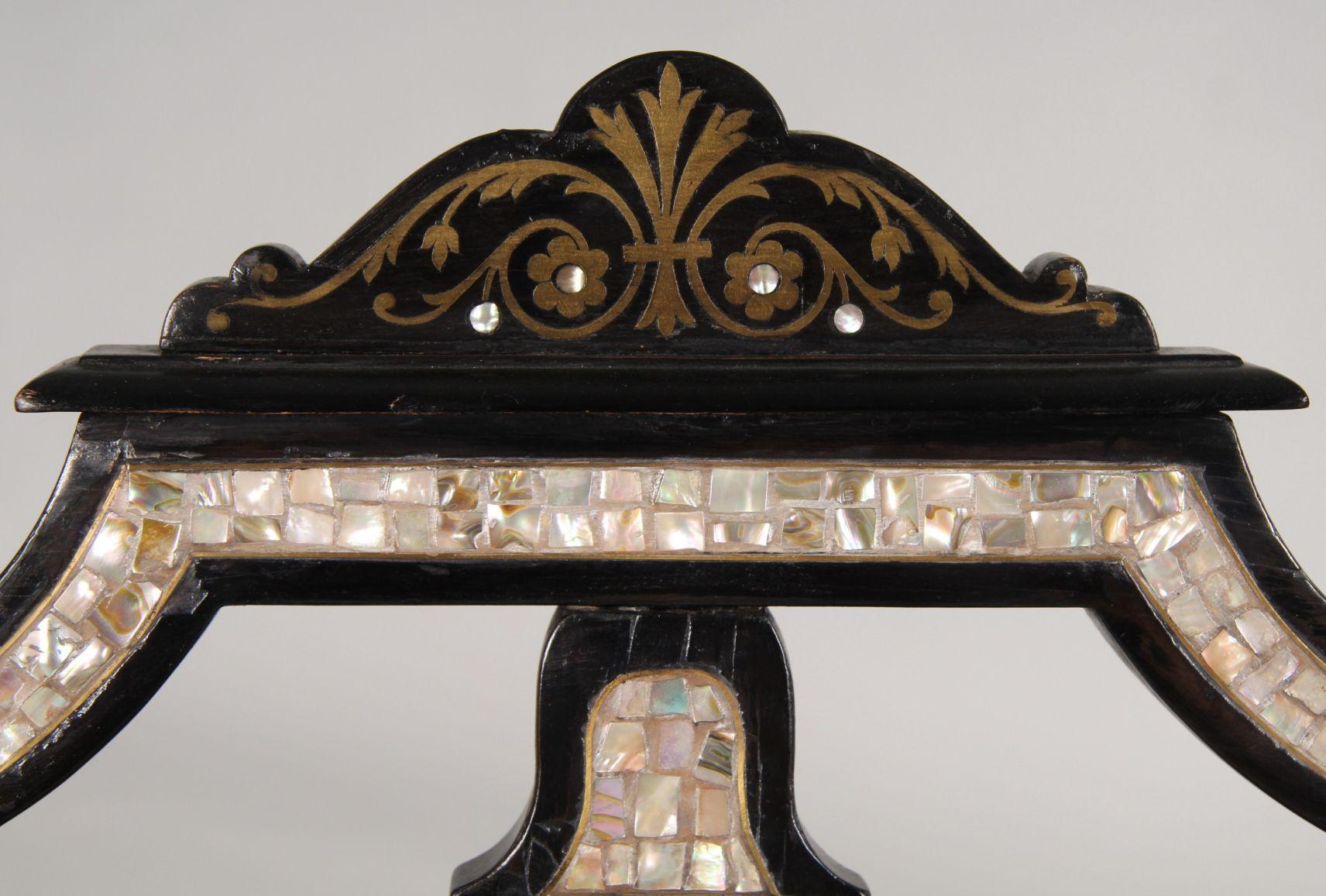 Divano inglese della fine del XIX secolo con piastrelle di John Moyr Smith, Inghilterra, circa 1875 in vendita 5