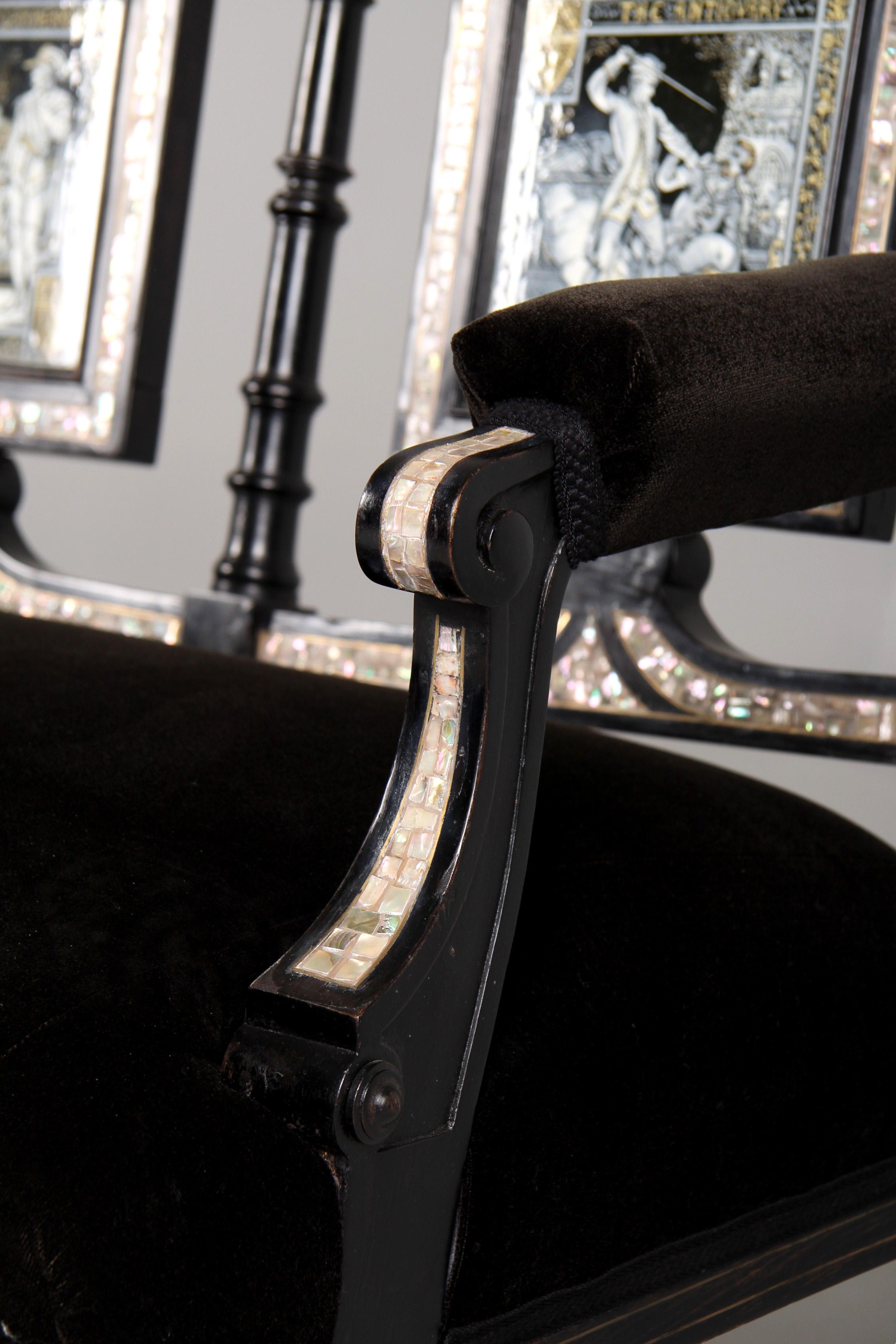 Ebanizzato Divano inglese della fine del XIX secolo con piastrelle di John Moyr Smith, Inghilterra, circa 1875 in vendita