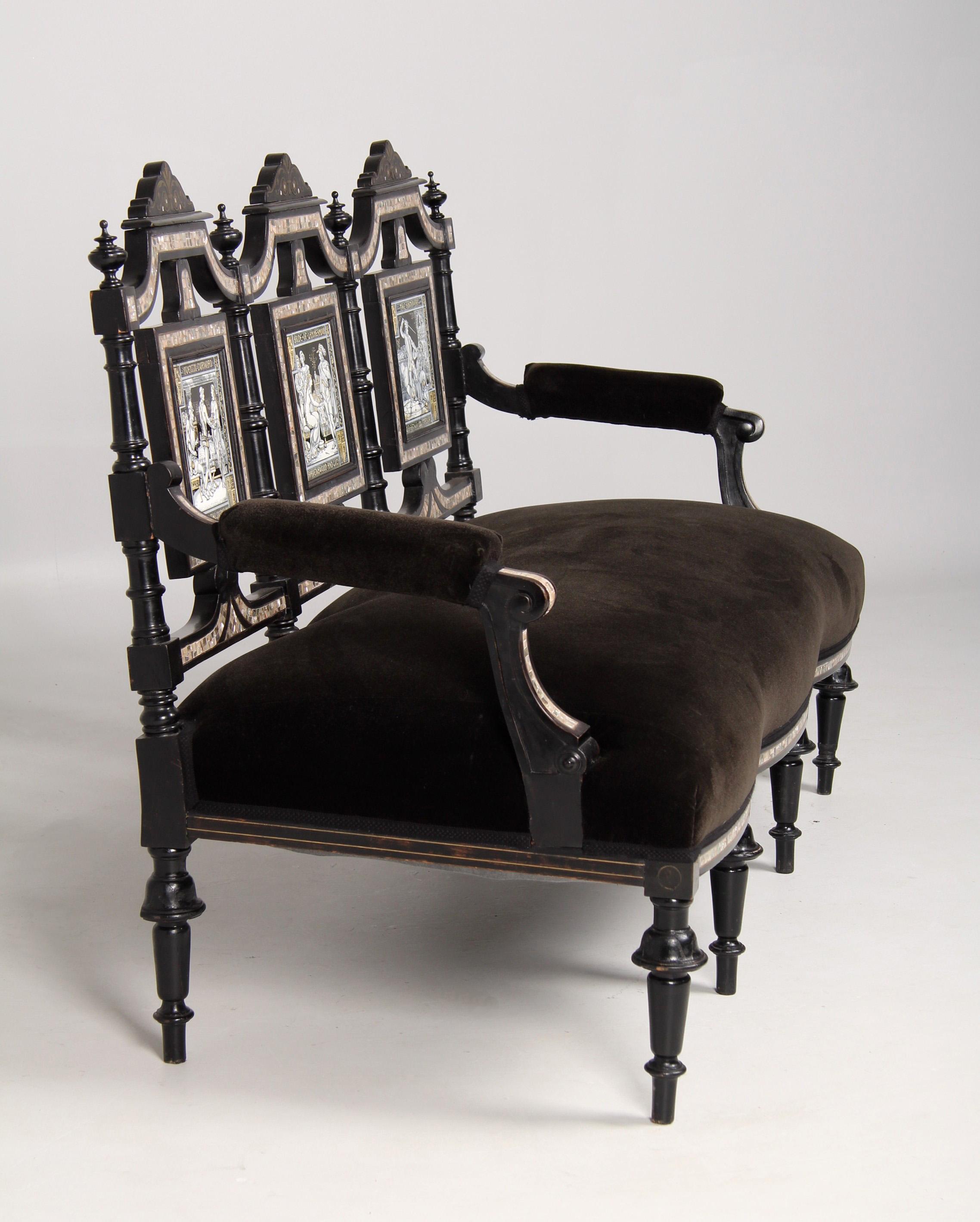 Divano inglese della fine del XIX secolo con piastrelle di John Moyr Smith, Inghilterra, circa 1875 In condizioni buone in vendita a Greven, DE