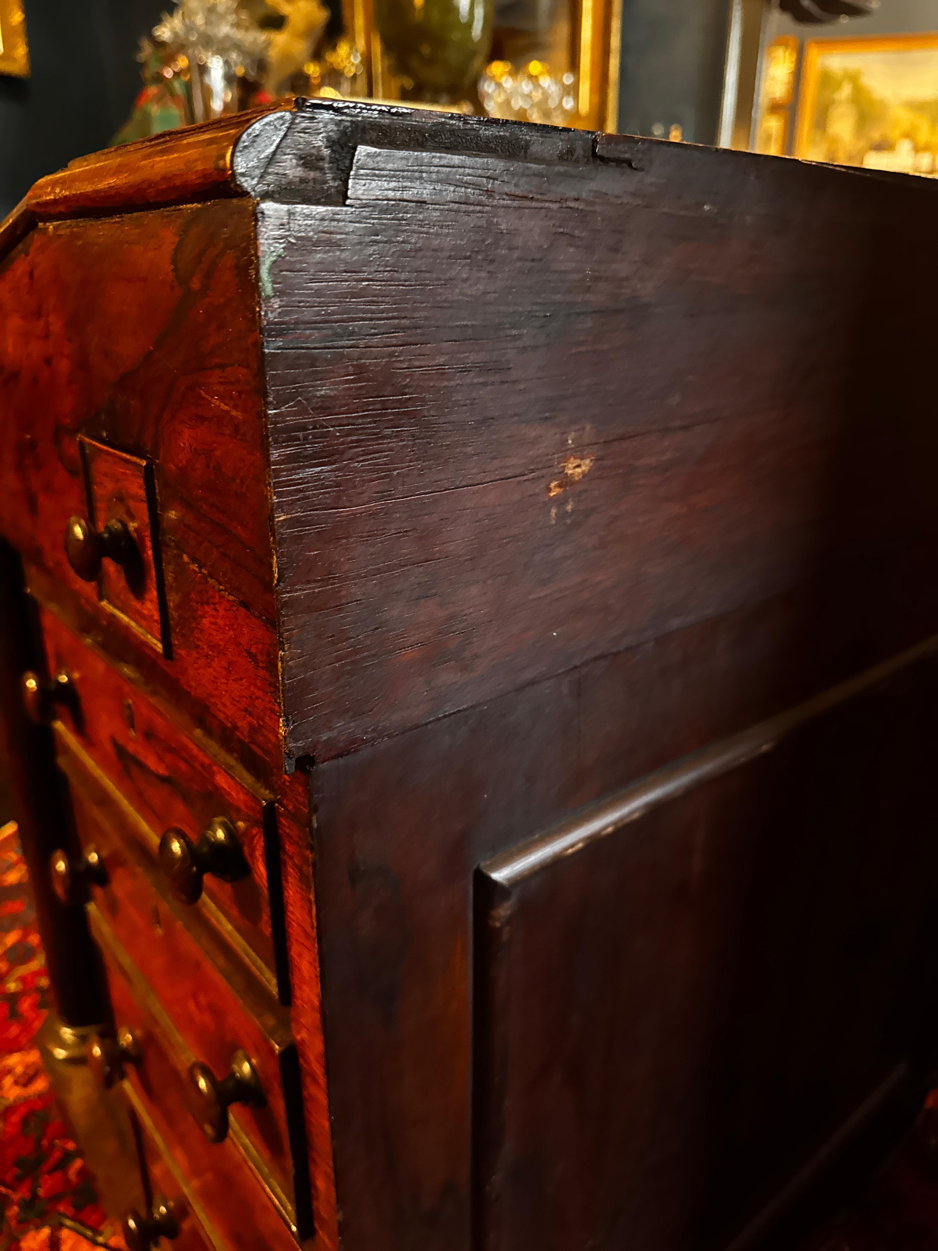 Scrivania Davenport vittoriana in noce e palissandro della fine del XIX secolo in vendita 3