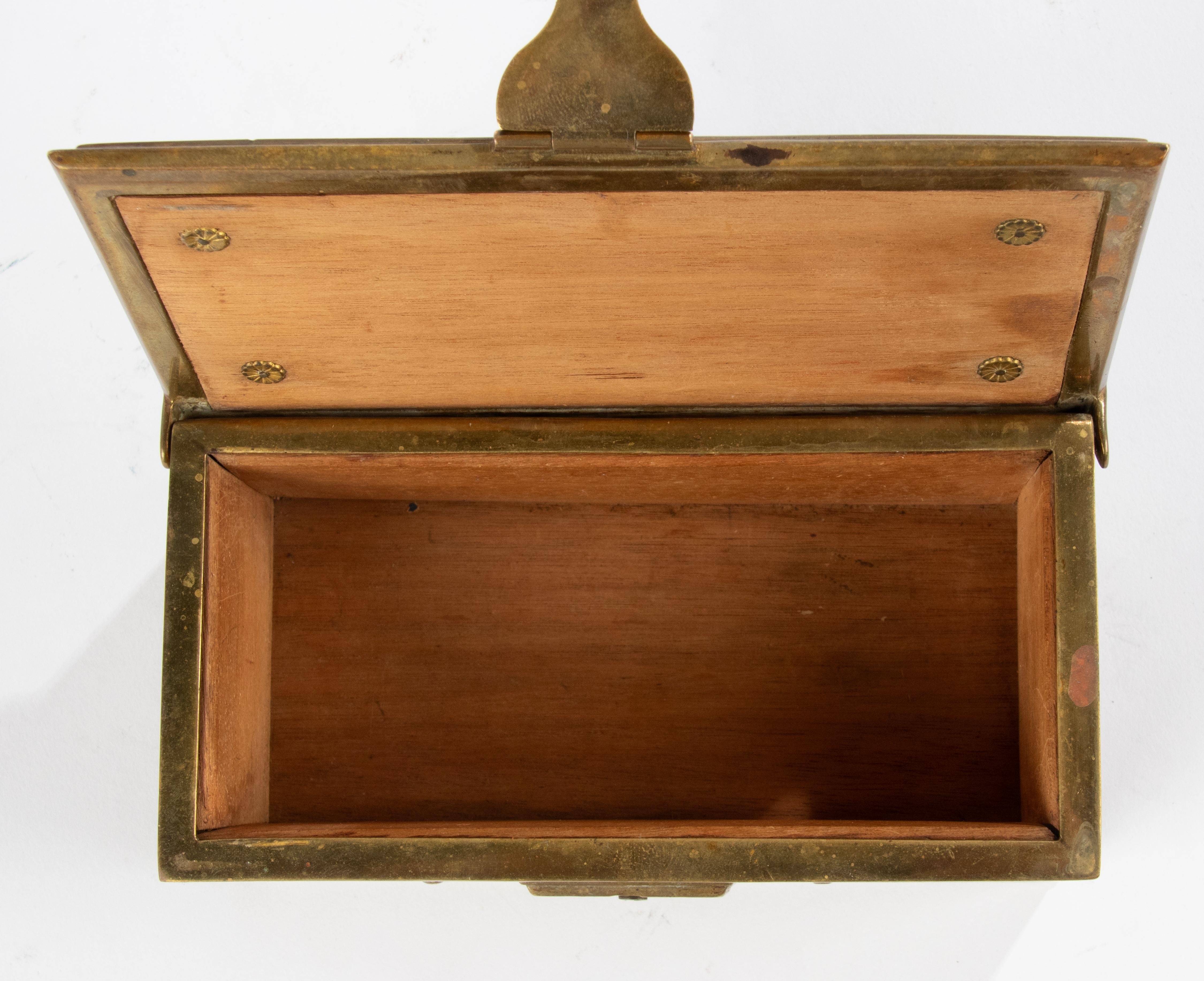 Fin du 19e siècle Boîte en bronze - Putti - Style Renaissance  en vente 1
