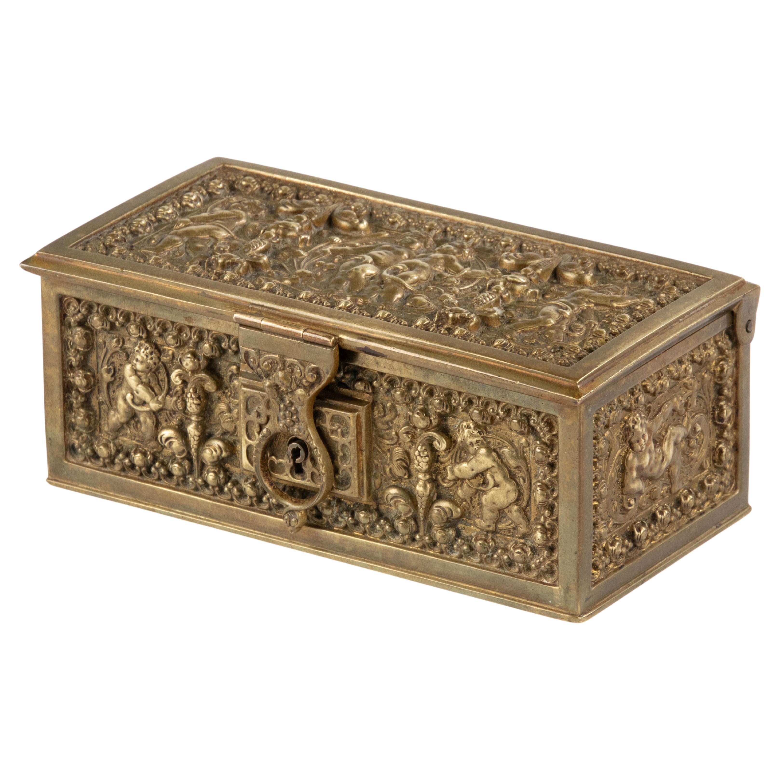 Fin du 19e siècle Boîte en bronze - Putti - Style Renaissance 