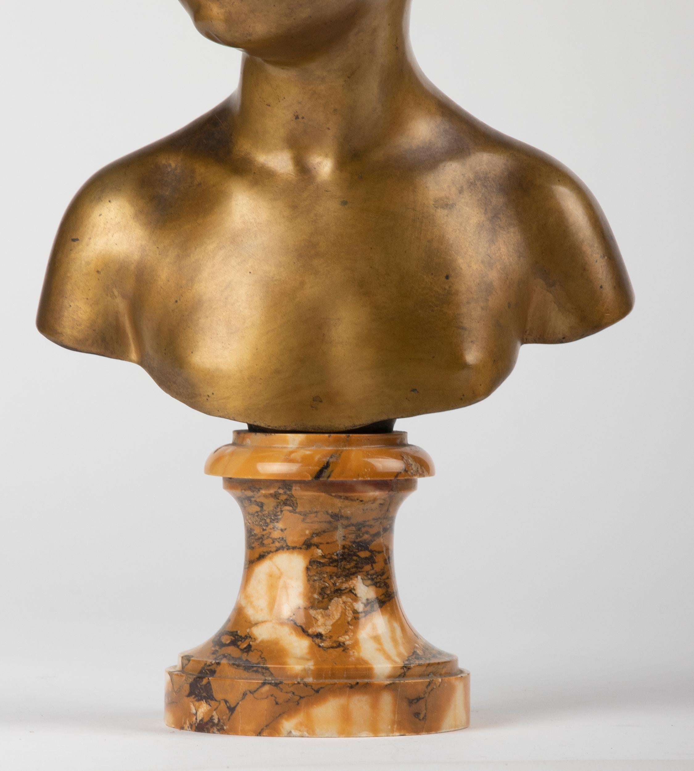 Late 19th Century Bronze Bust of Louise Brongniart After Jean-Antoine Houdon For Sale 3
