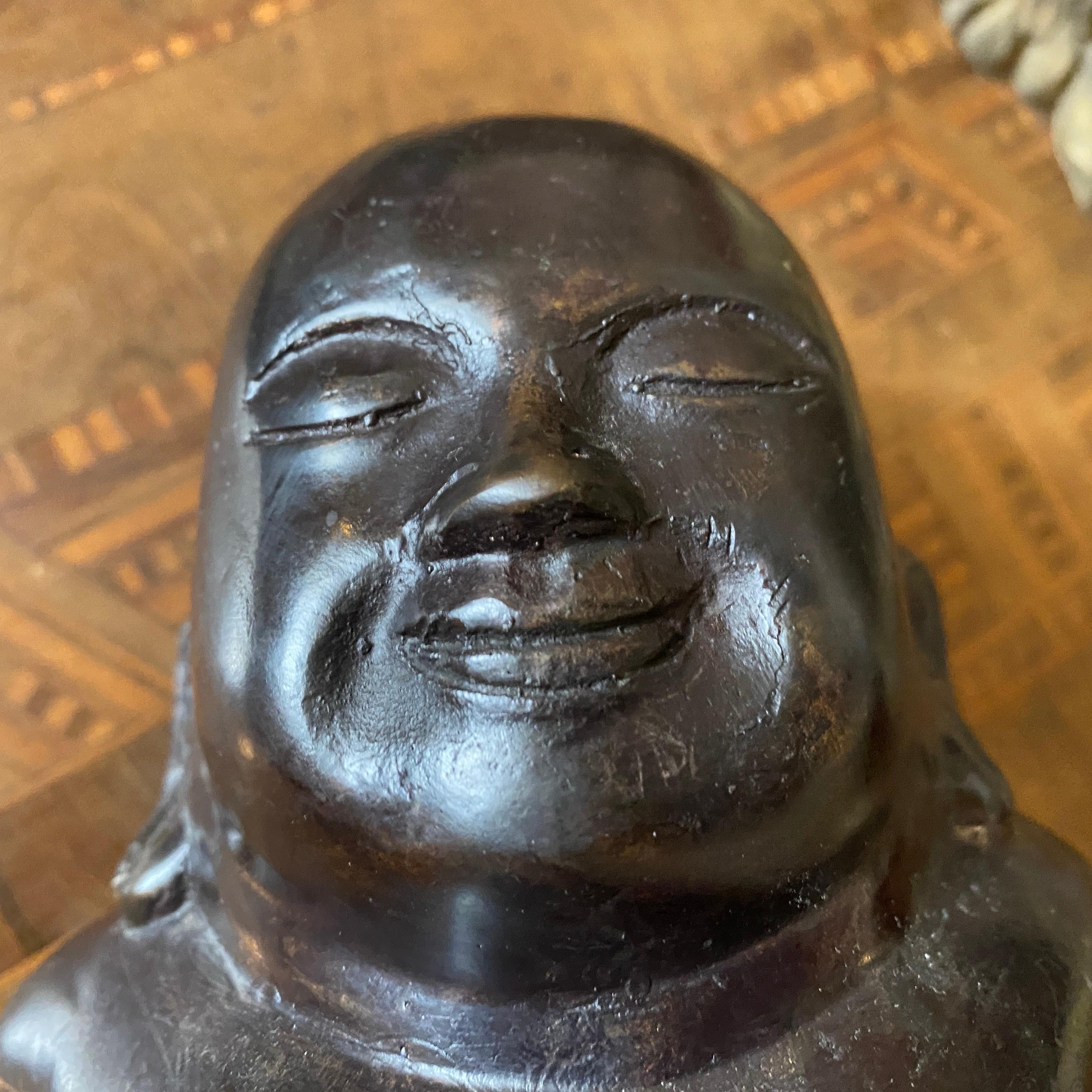 Chinois Sculpture chinoise de Bouddha en bronze de la fin du 19e siècle en vente