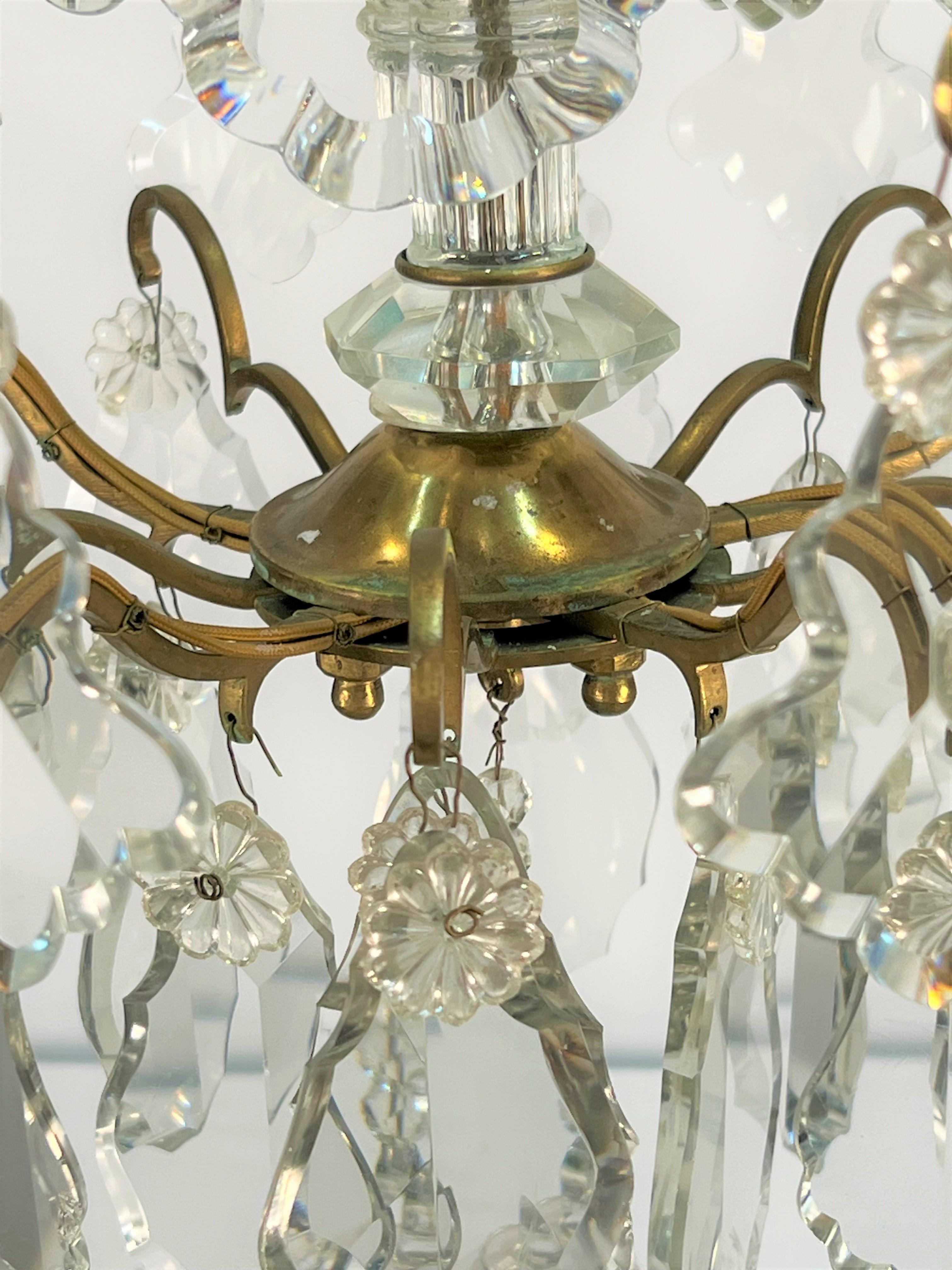 Français Lustre en bronze et cristal de la fin du 19e siècle en vente