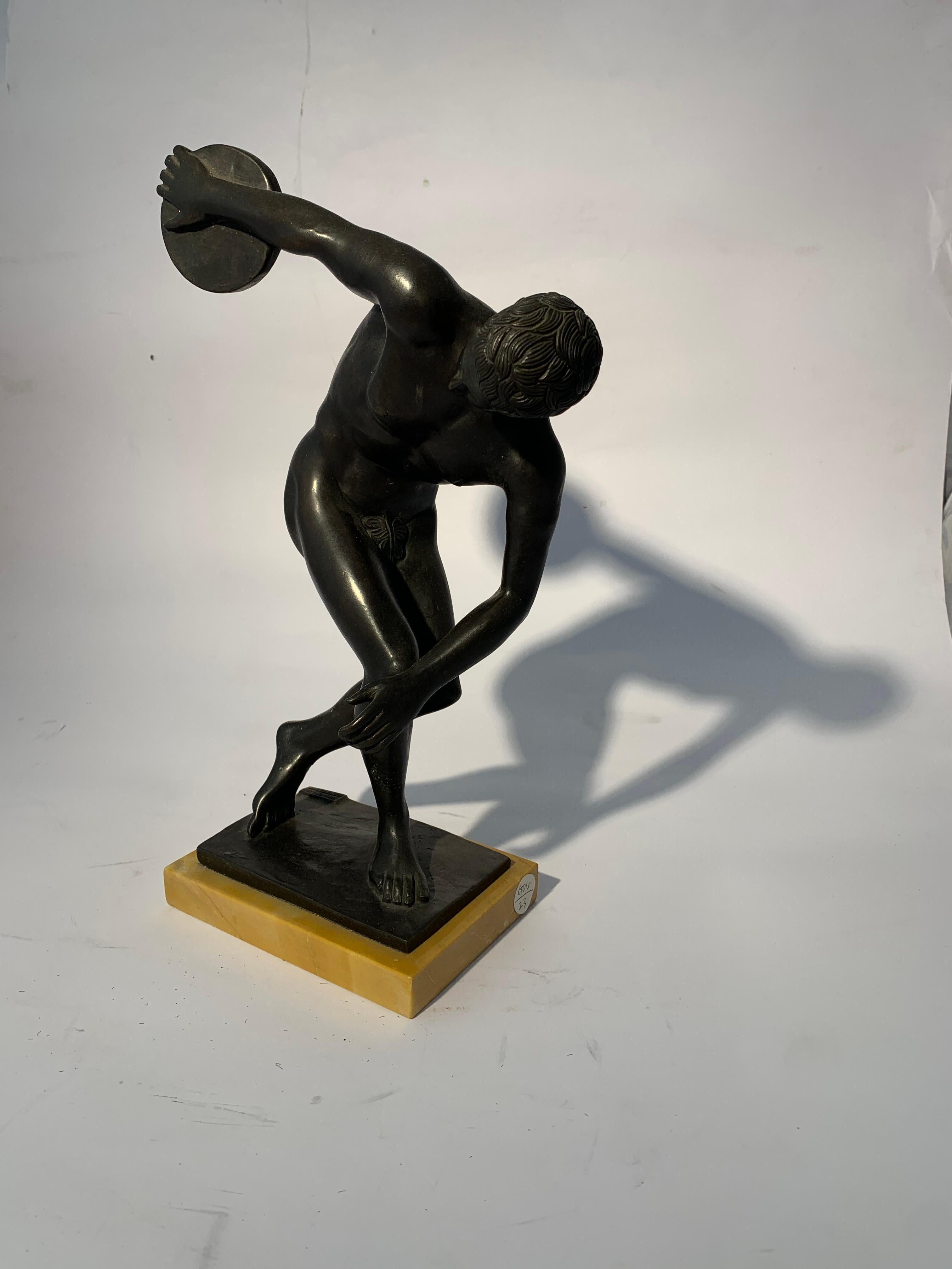 Beautiful bronze sculpture depicting Discus thrower made with the lost wax technique. The base is in Siena yellow marble.
Italian manufacture from the second half of the 19th century.