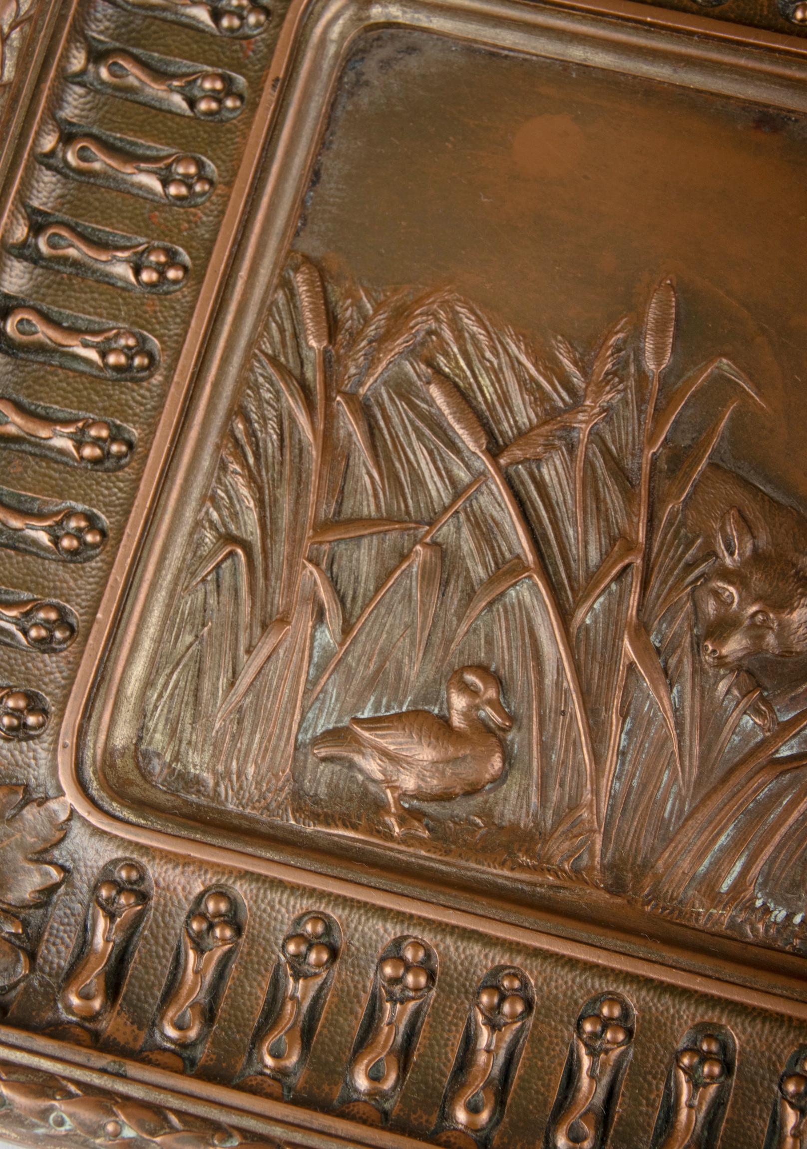 Plat en bronze de la fin du XIXe siècle de style Régence par Gustav Grohe en vente 8