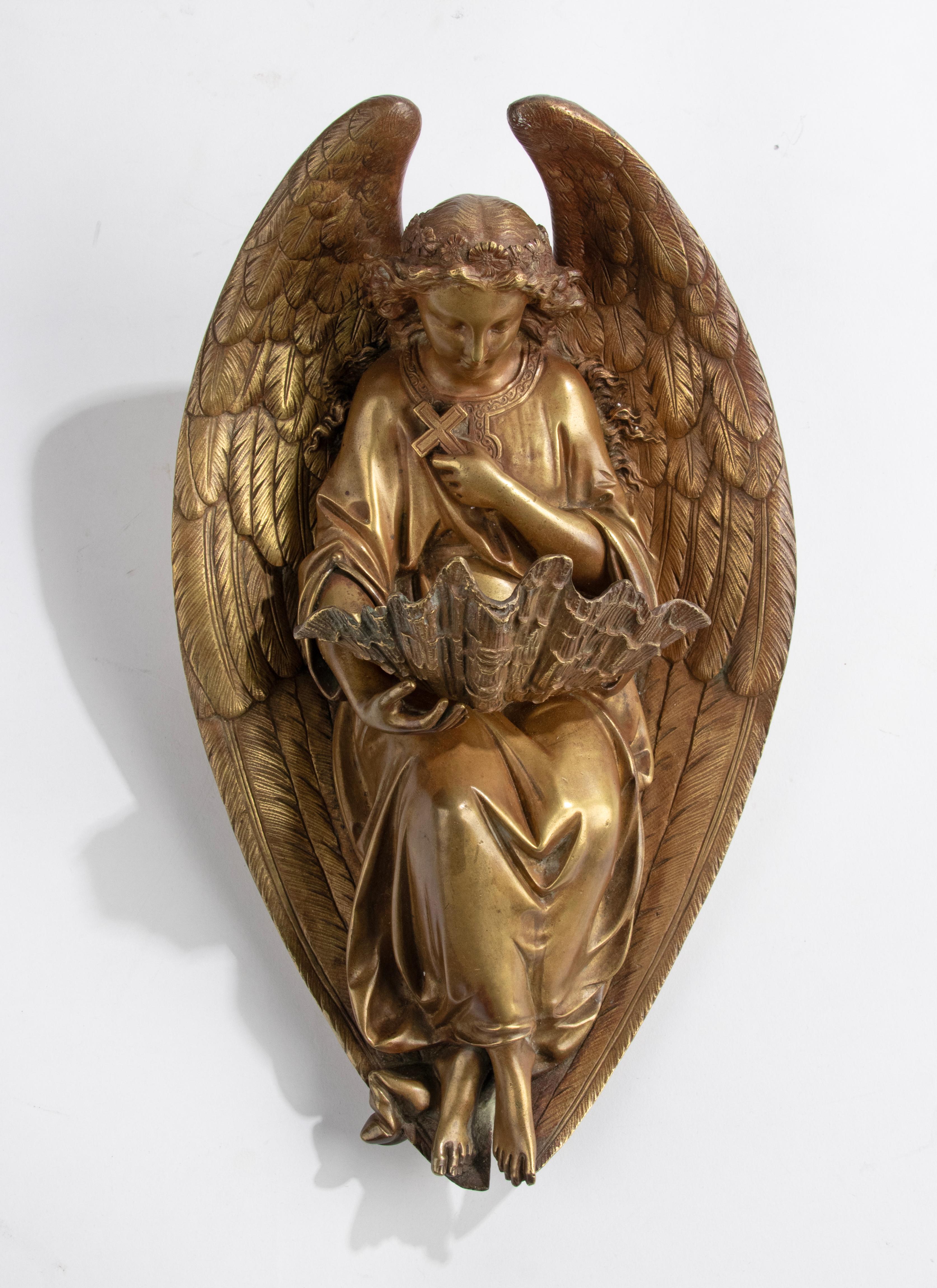 Français Fonts baptismaux en bronze de la fin du XIXe siècle avec ange par Leblanc-Barbedienne en vente