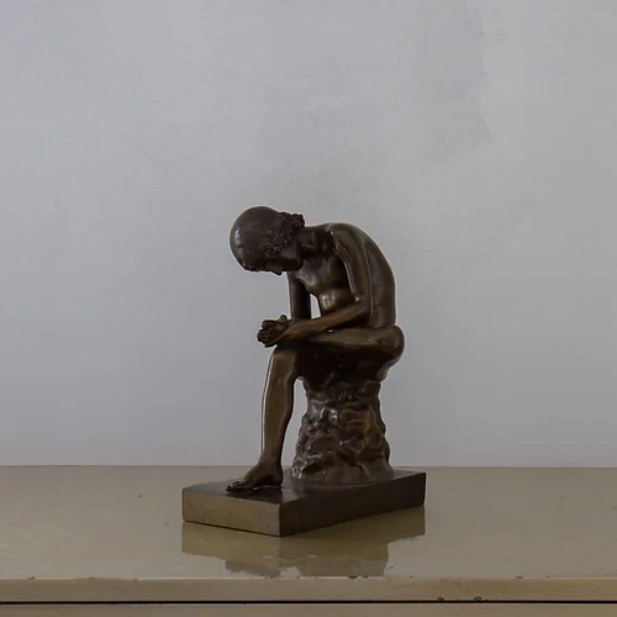 Scultura in bronzo di Spinario della Société Collas et Barbedienne della fine del XIX secolo In condizioni buone in vendita a Donhead St Mary, Wiltshire
