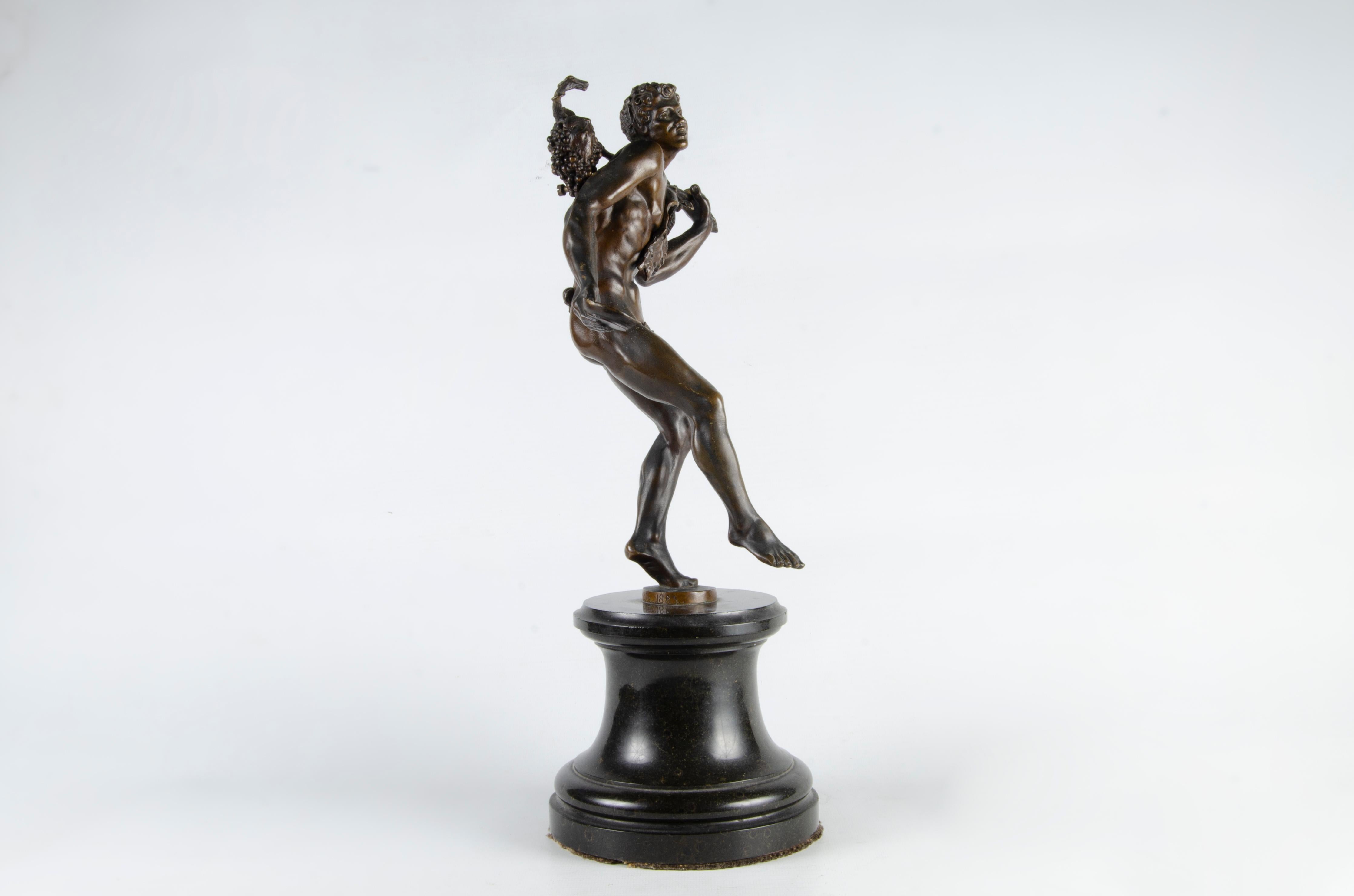 Jugendstil Sculpture en bronze de la fin du XIXe siècle représentant un Satyre/Faune dansant, par G. Roth, Allemagne en vente