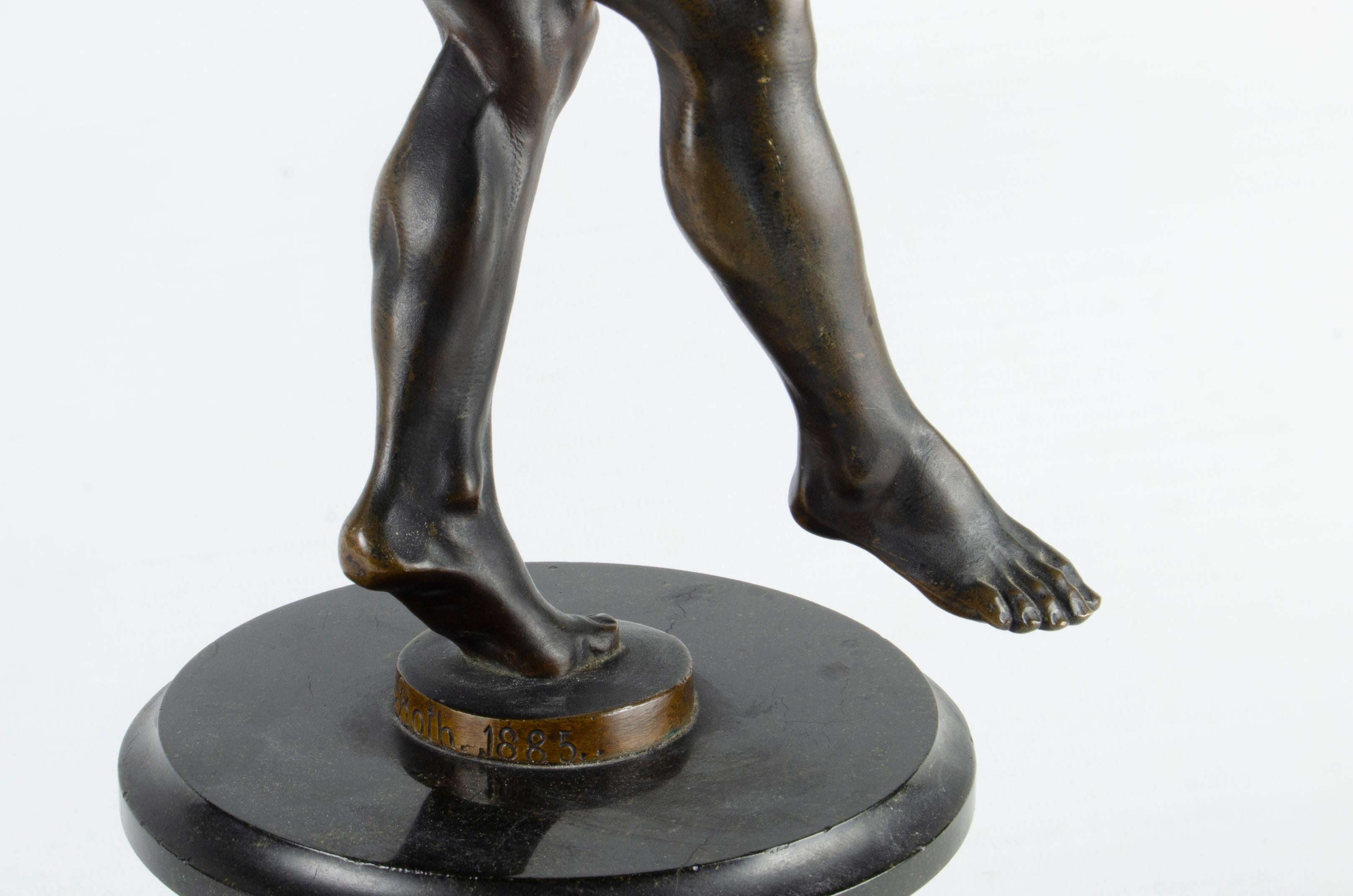 Fin du XIXe siècle Sculpture en bronze de la fin du XIXe siècle représentant un Satyre/Faune dansant, par G. Roth, Allemagne en vente