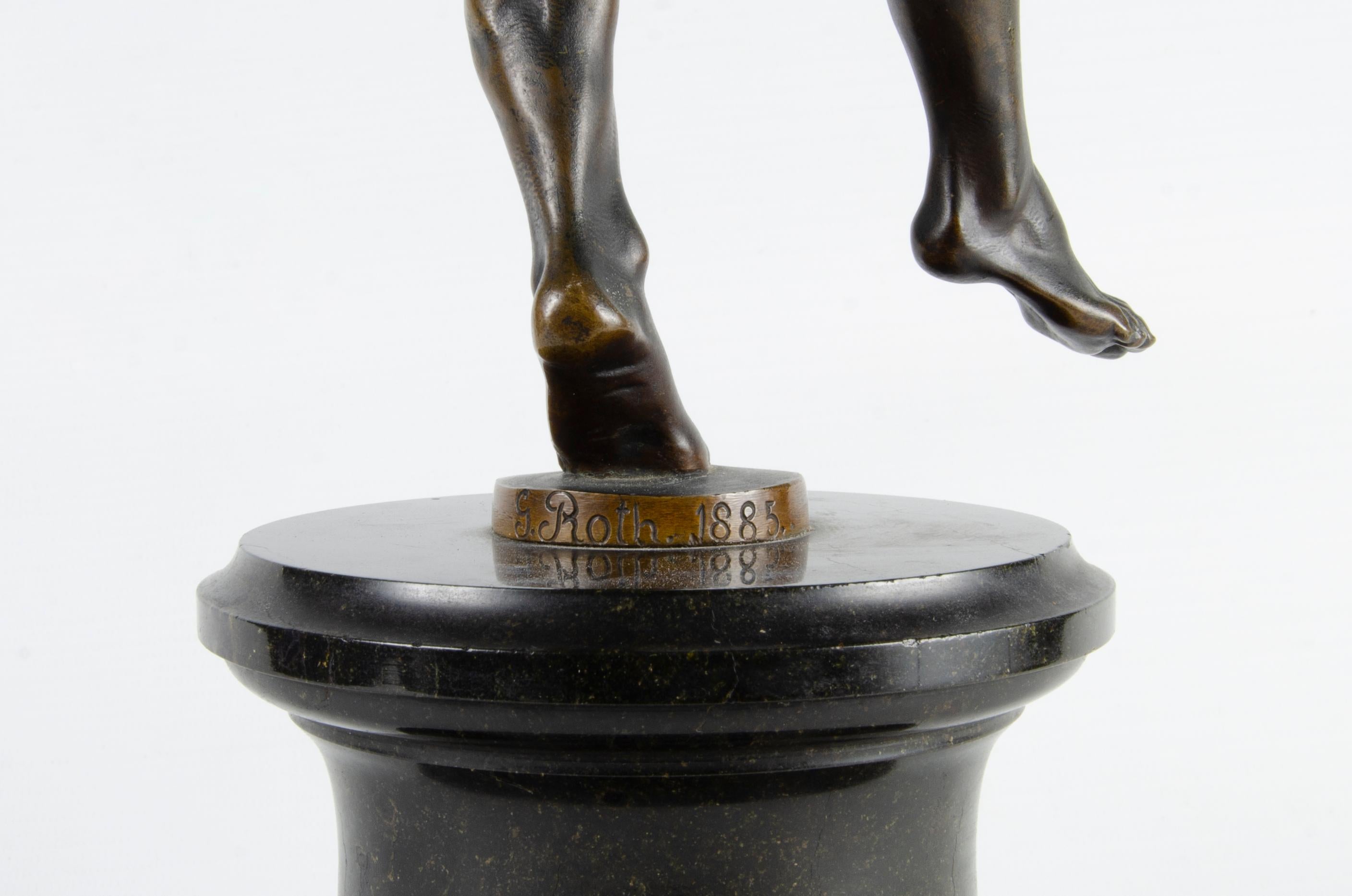 Métal Sculpture en bronze de la fin du XIXe siècle représentant un Satyre/Faune dansant, par G. Roth, Allemagne en vente