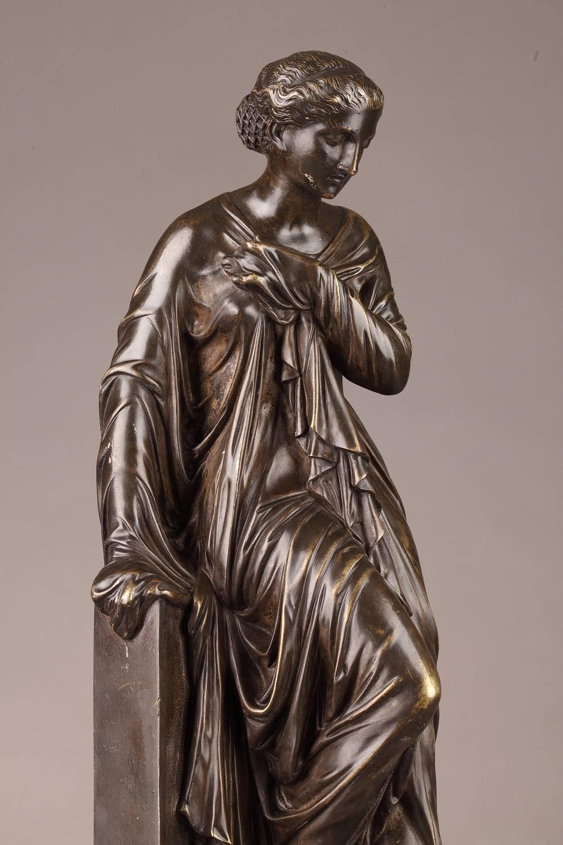 Français Statue en bronze de la fin du XIXe siècle, Suzanne par Eugene-Antoine Aizelin en vente