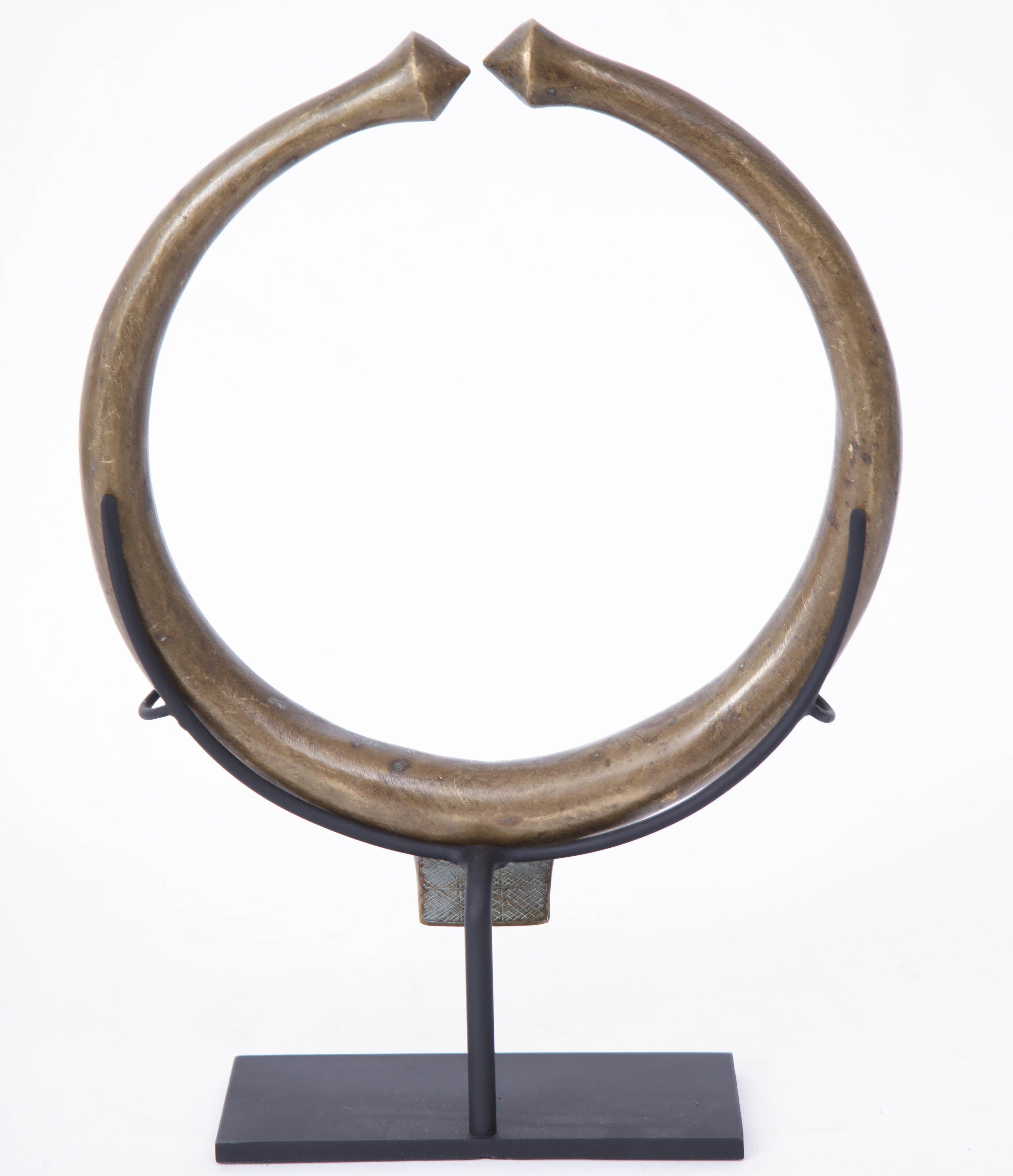 Bronze-Torque-Halskette aus dem späten 19. Jahrhundert im Angebot 3