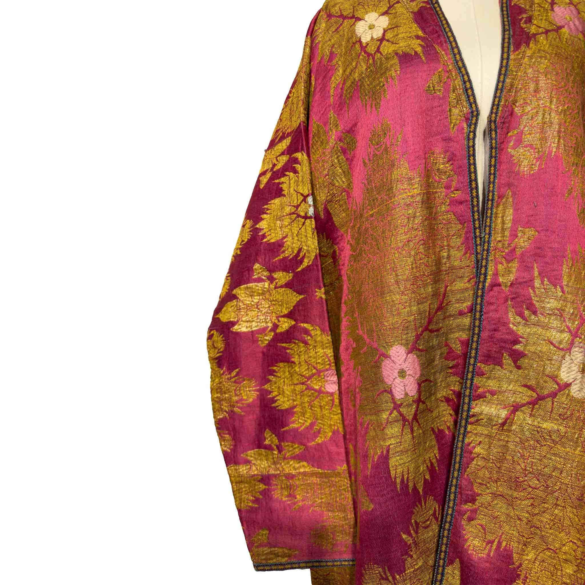 Islamique Robe de brocart en soie de Boukharan de la fin du 19e siècle en vente