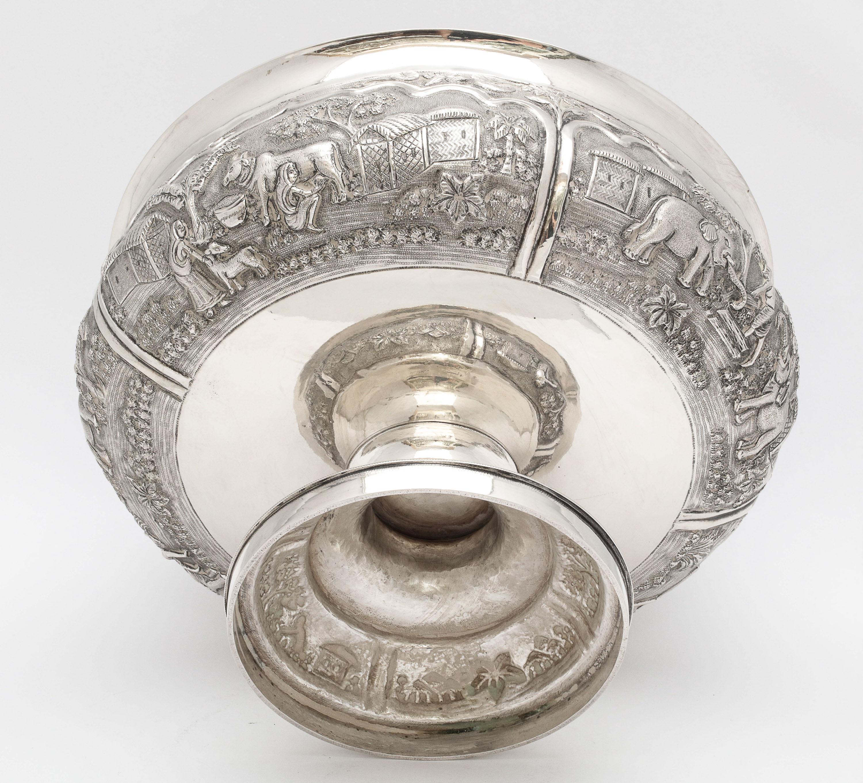 Late 19th Century Burmese/Myanmar Silver Pedestal-Based Bowl 10