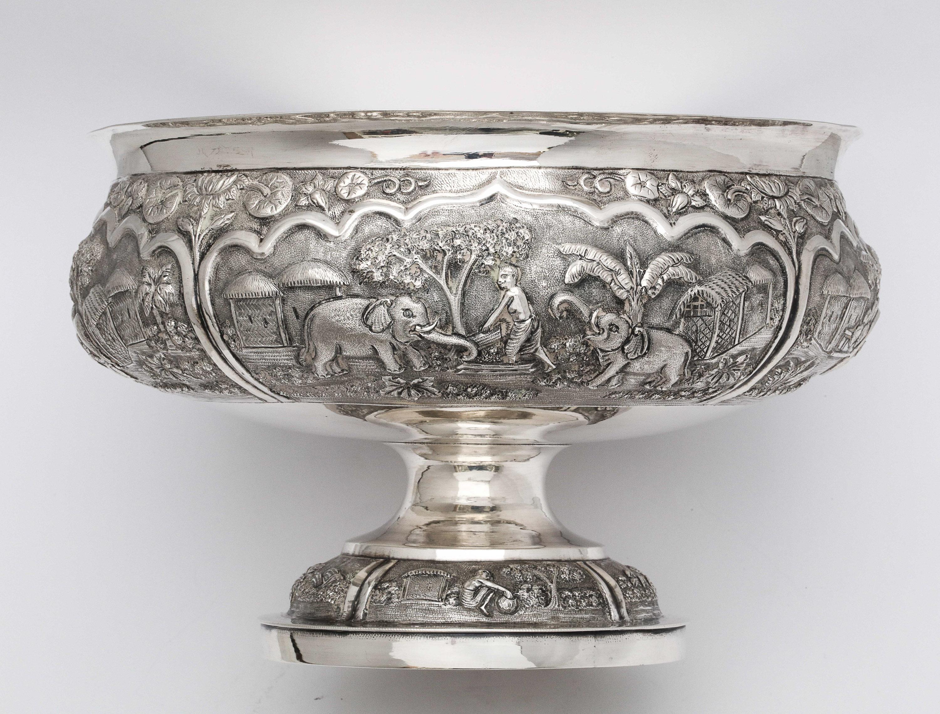 Late 19th Century Burmese/Myanmar Silver Pedestal-Based Bowl 12