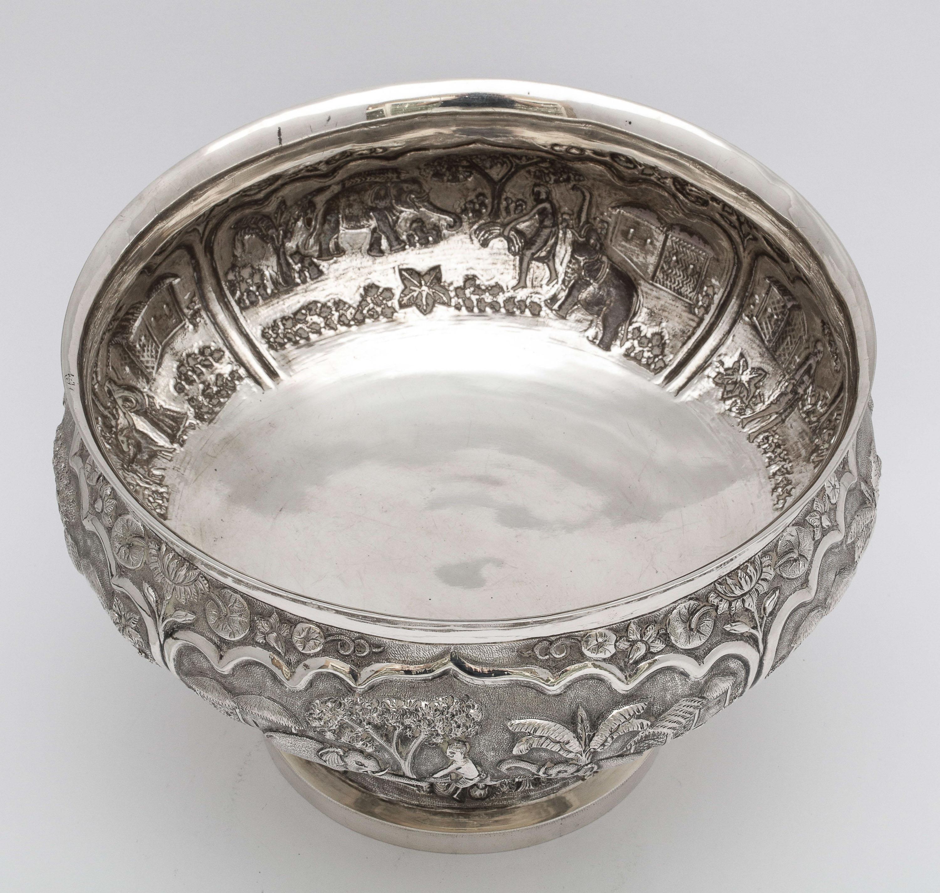 Late 19th Century Burmese/Myanmar Silver Pedestal-Based Bowl 13