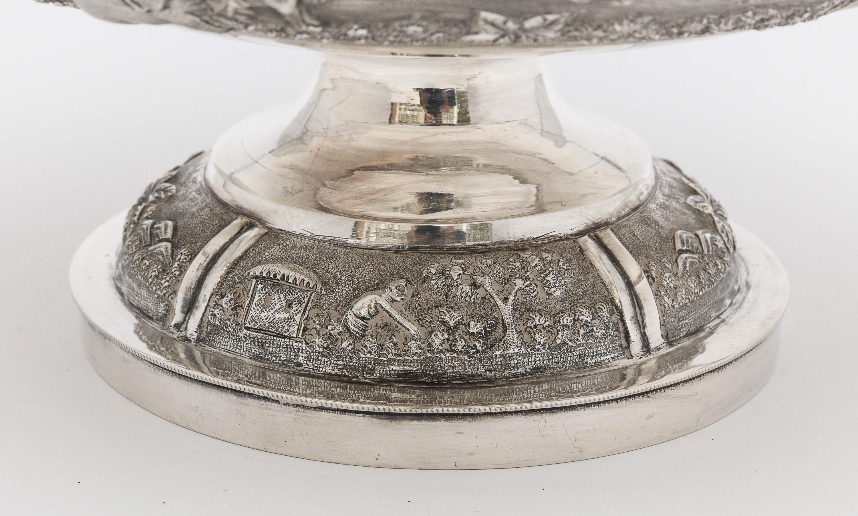 Late 19th Century Burmese/Myanmar Silver Pedestal-Based Bowl 3