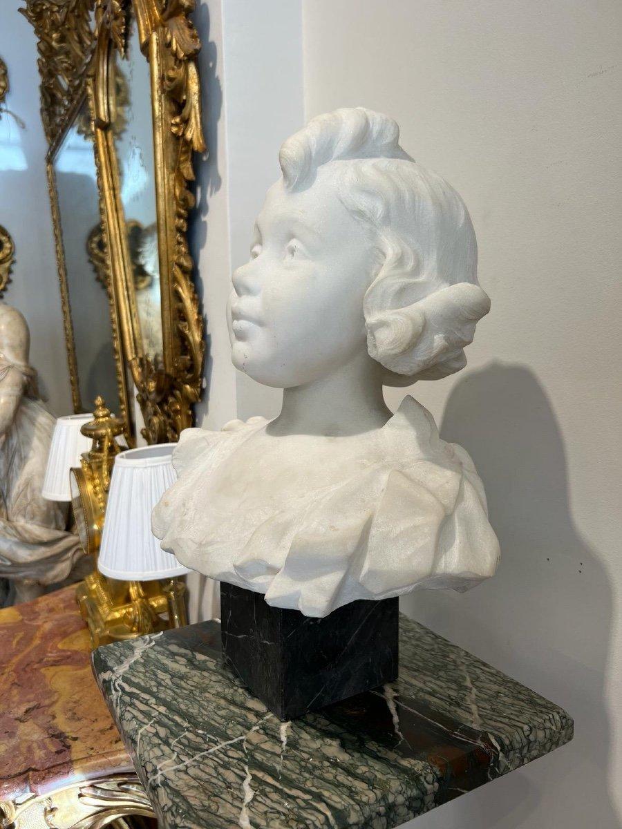 Napoleon III Late 19th-Century Carrara Marble Bust of a Young Girl For Sale
