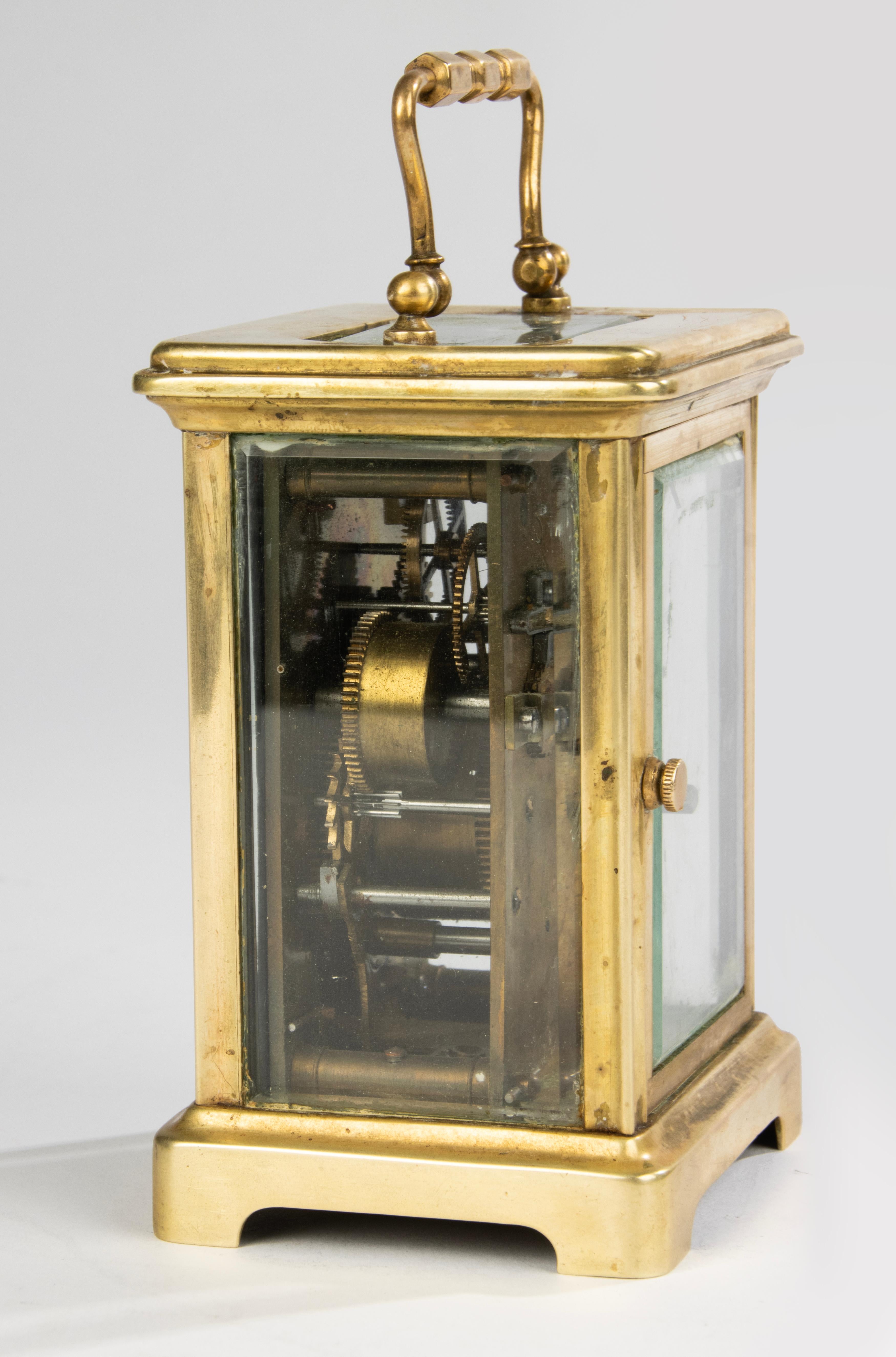 Reloj de viaje de carruaje de finales del siglo XIX con alarma - Latón en venta 4