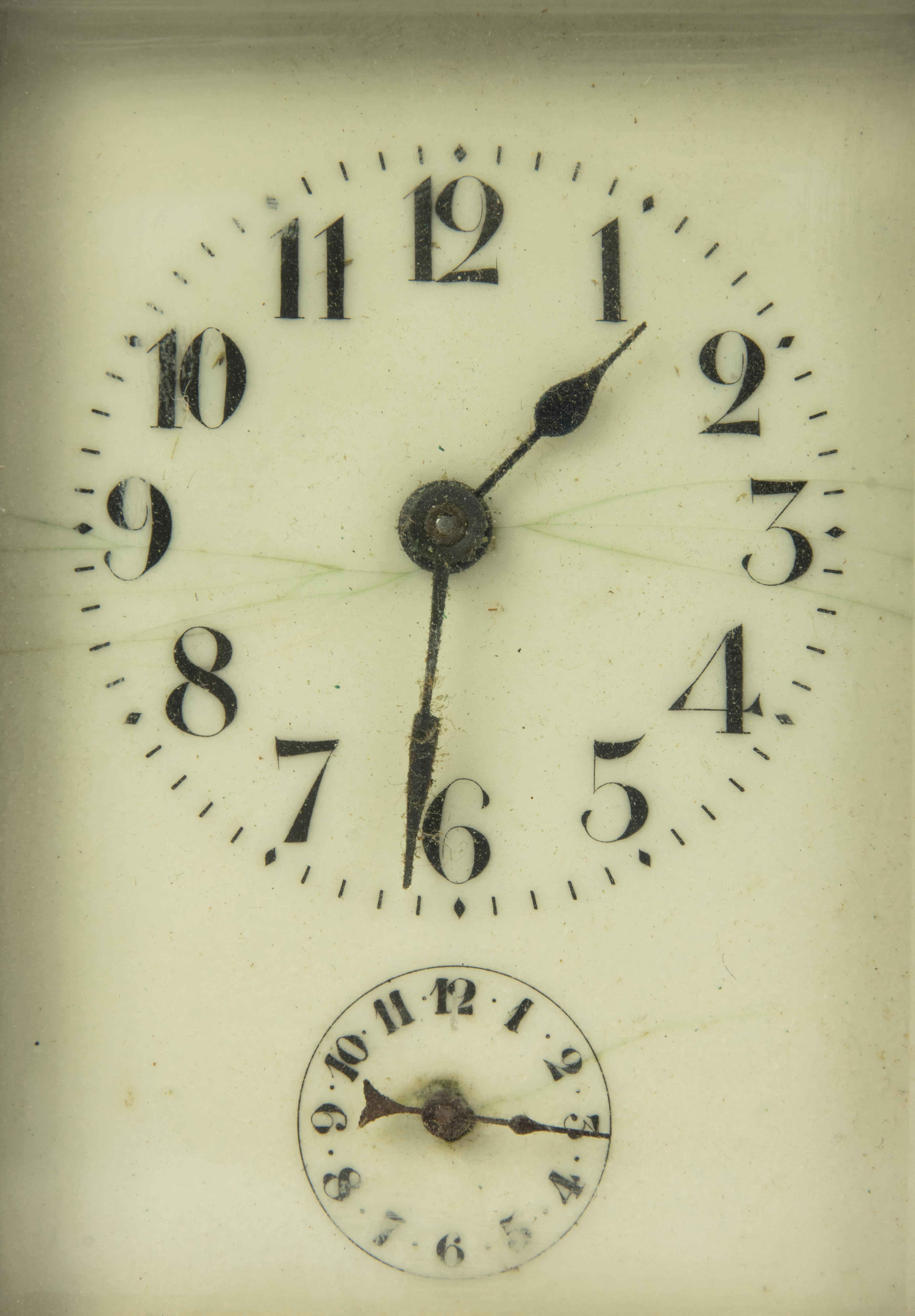 Reloj de viaje de carruaje de finales del siglo XIX con alarma - Latón en venta 2