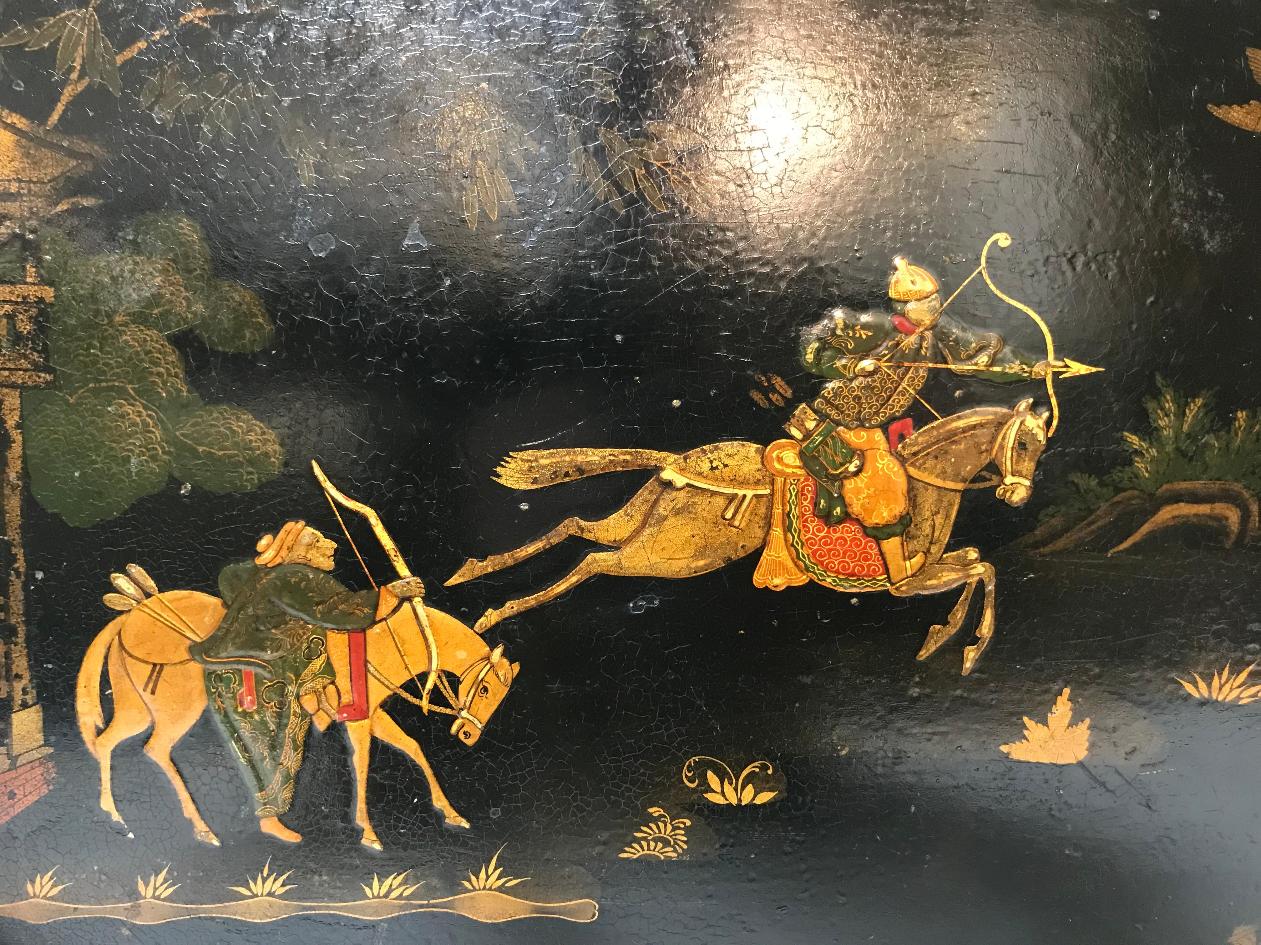 Chinese Late 19th Century Cartouche Shaped Chinoiserie Lacquer Tray For Sale