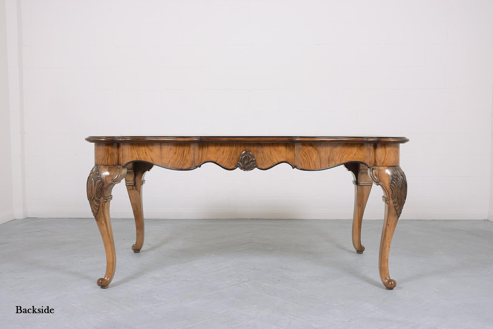 Late 19th-Century English Walnut Dining Table with Carved Cabriole Legs 4