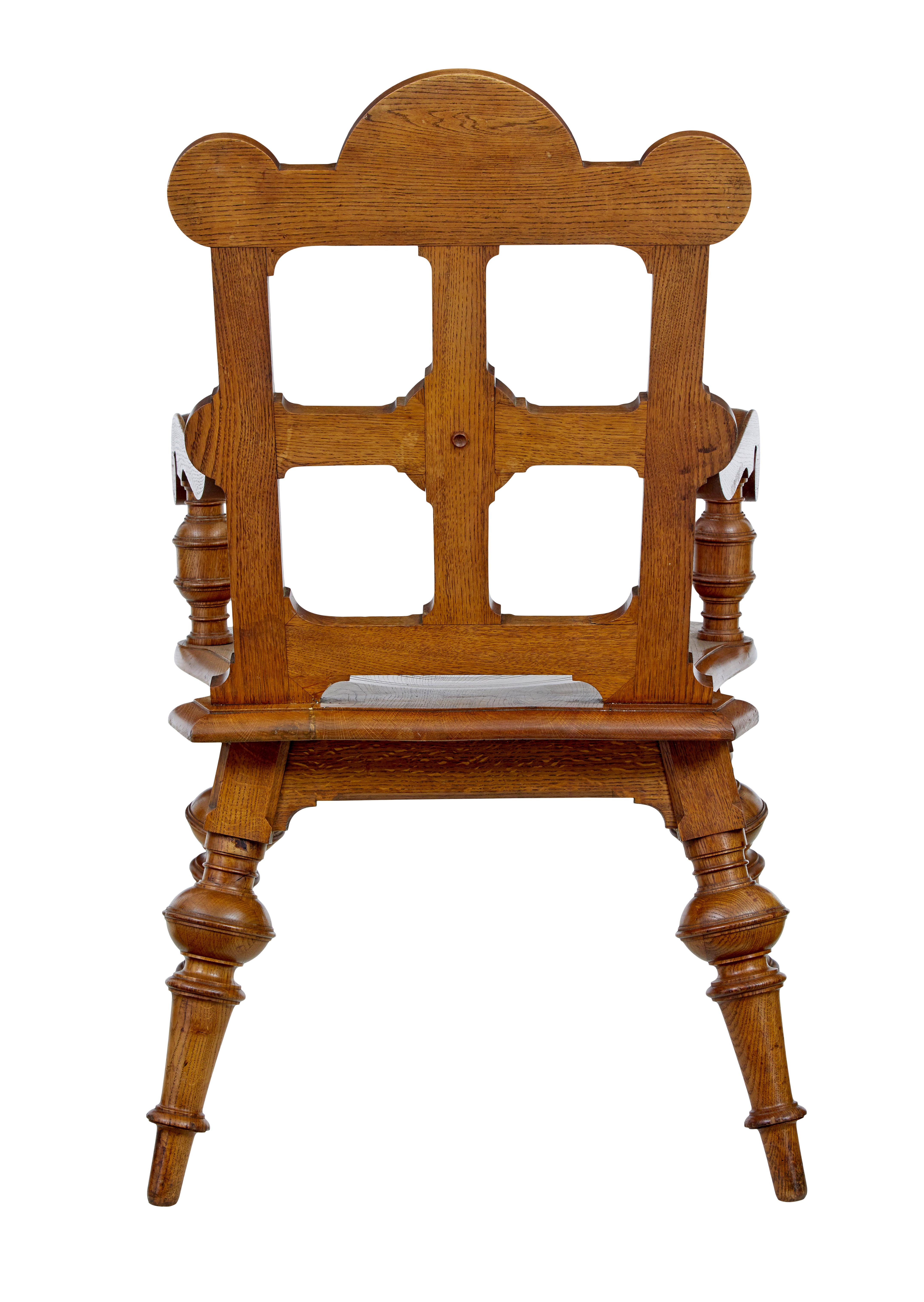 Kunsthandwerklicher Sessel aus geschnitzter Eiche aus dem späten 19. (Eichenholz) im Angebot