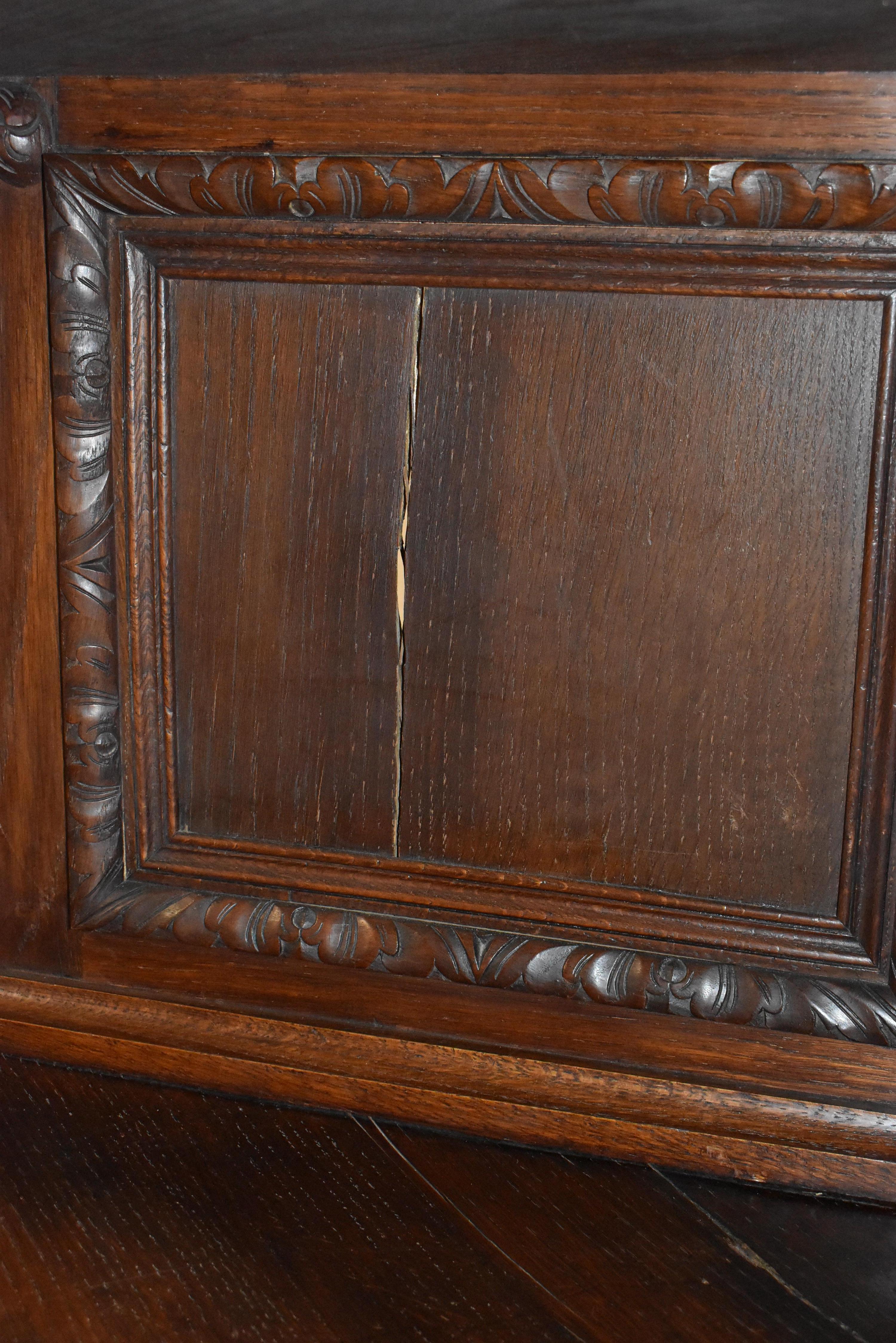 Ende des 19. Jahrhunderts Eiche geschnitzt Bow Front Hunt Corner Cabinet im Angebot 11