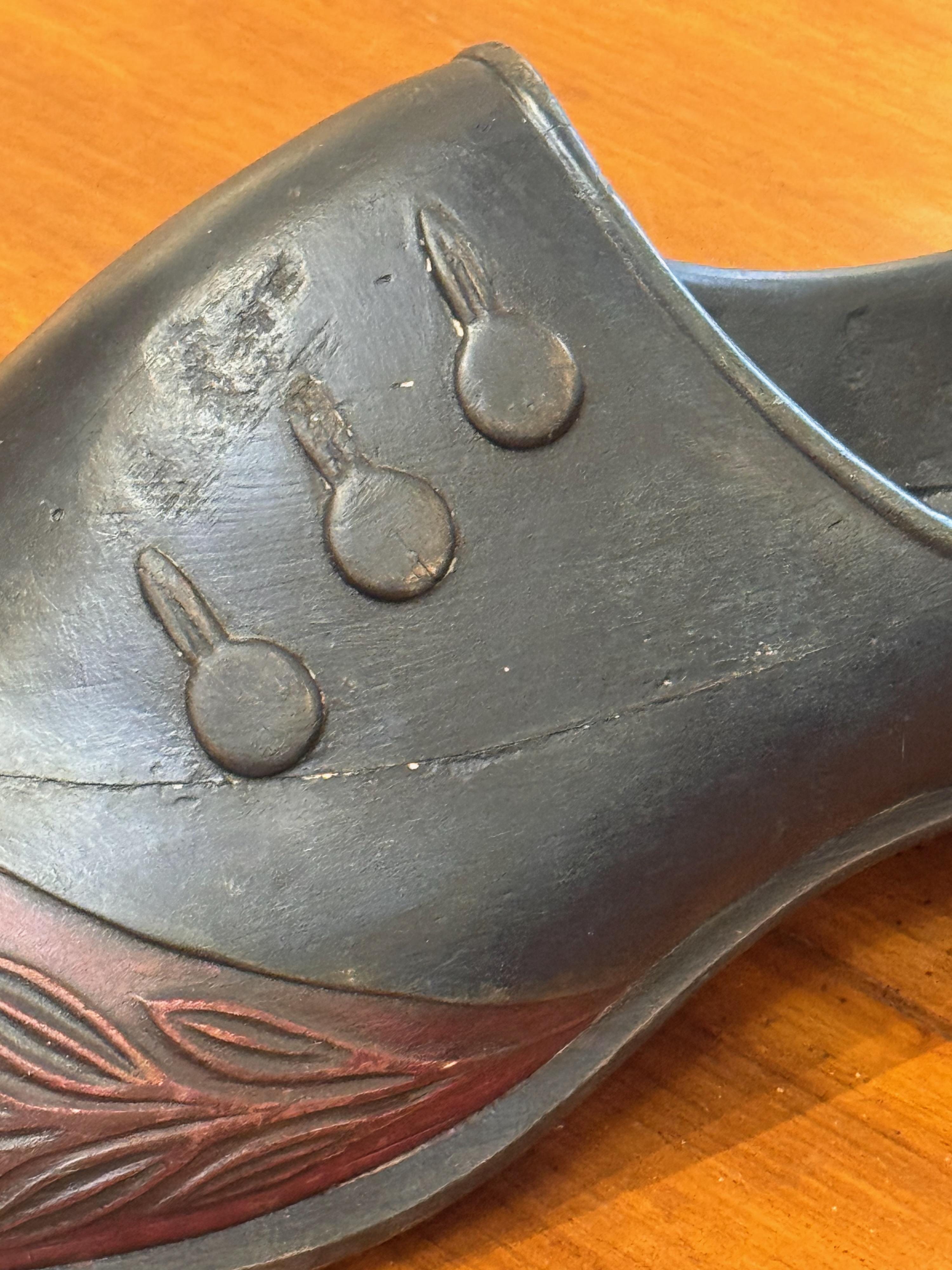 Scarpa intagliata della fine del XIX secolo in vendita 3