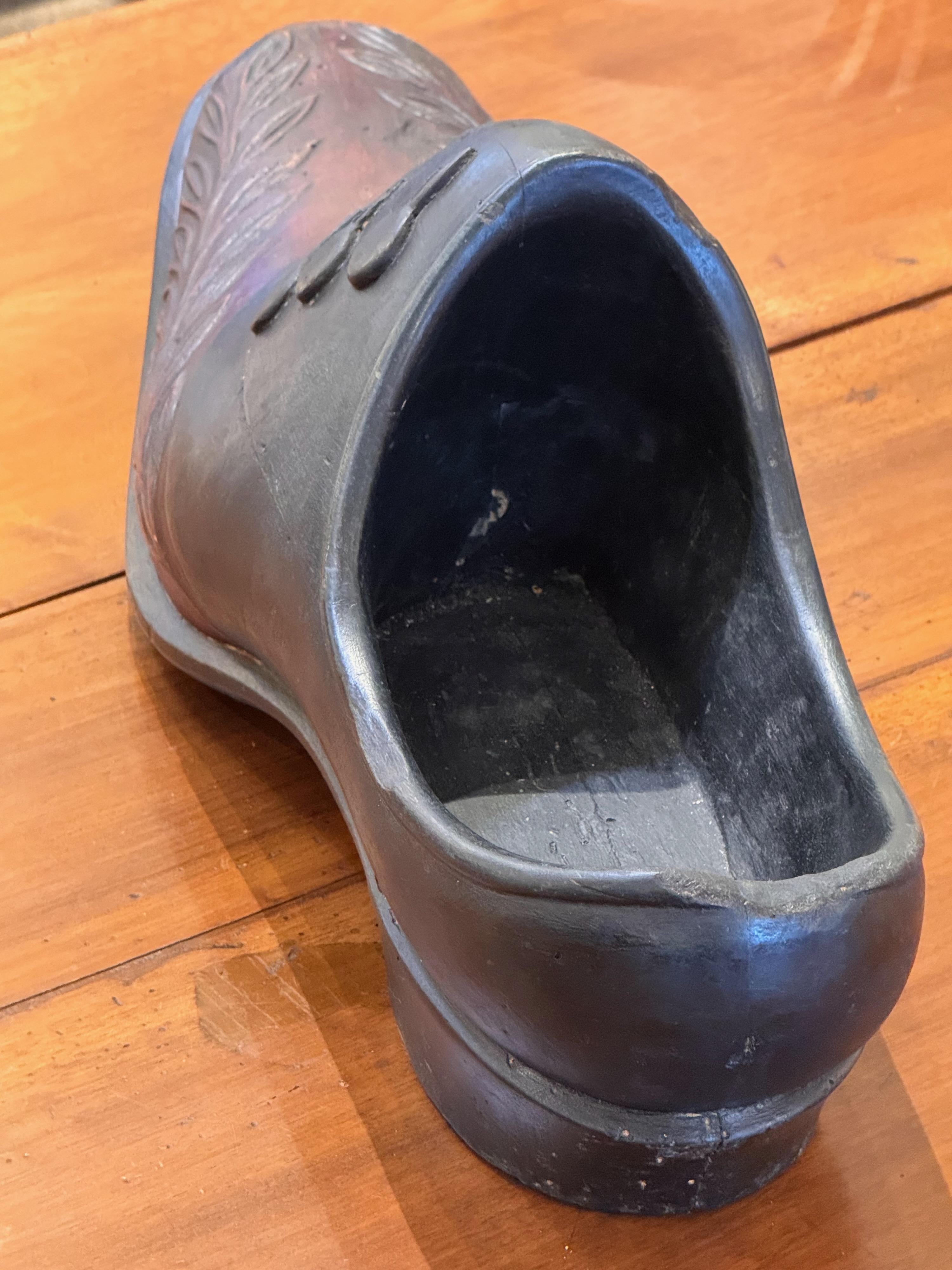 Scarpa intagliata della fine del XIX secolo in vendita 4