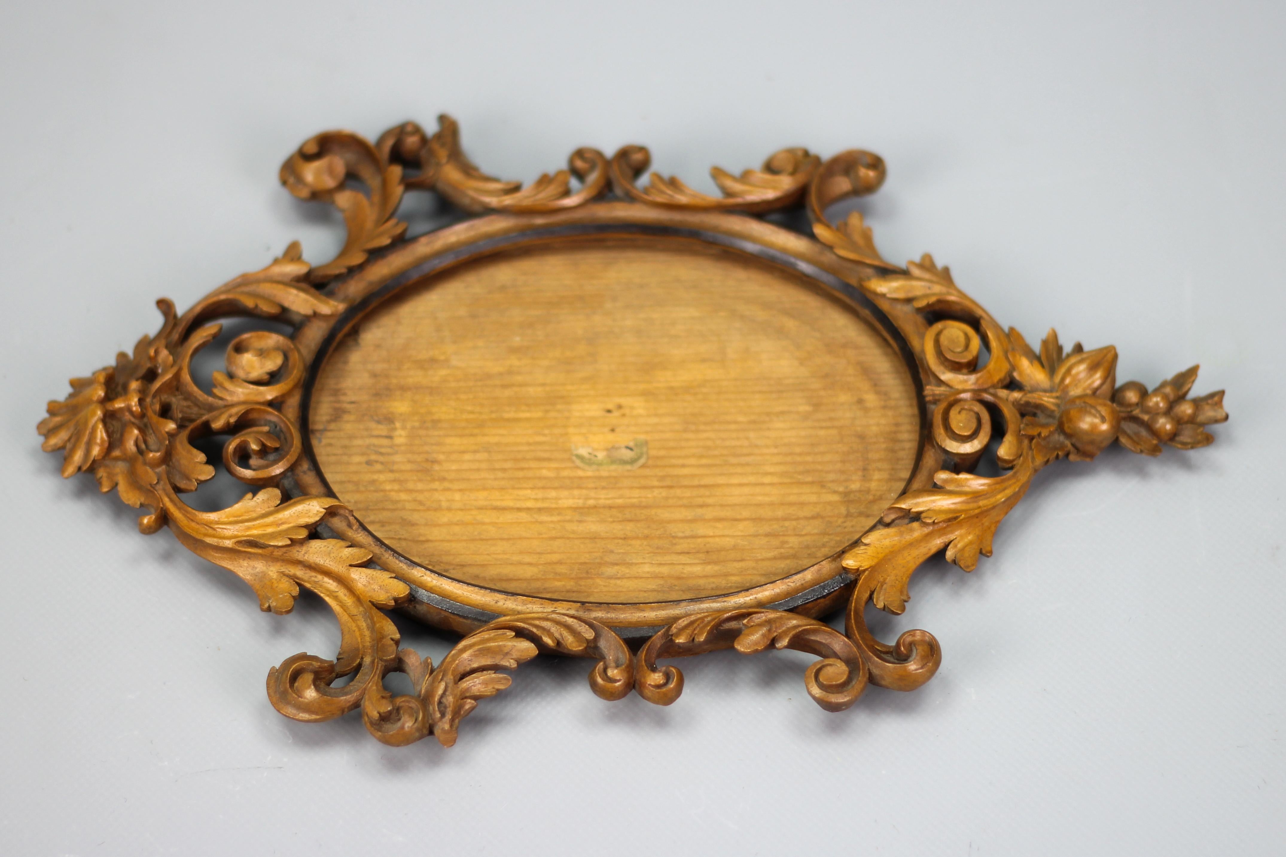 Late 19th Century Carved Walnut Oval Picture or Mirror Frame, France For Sale 2