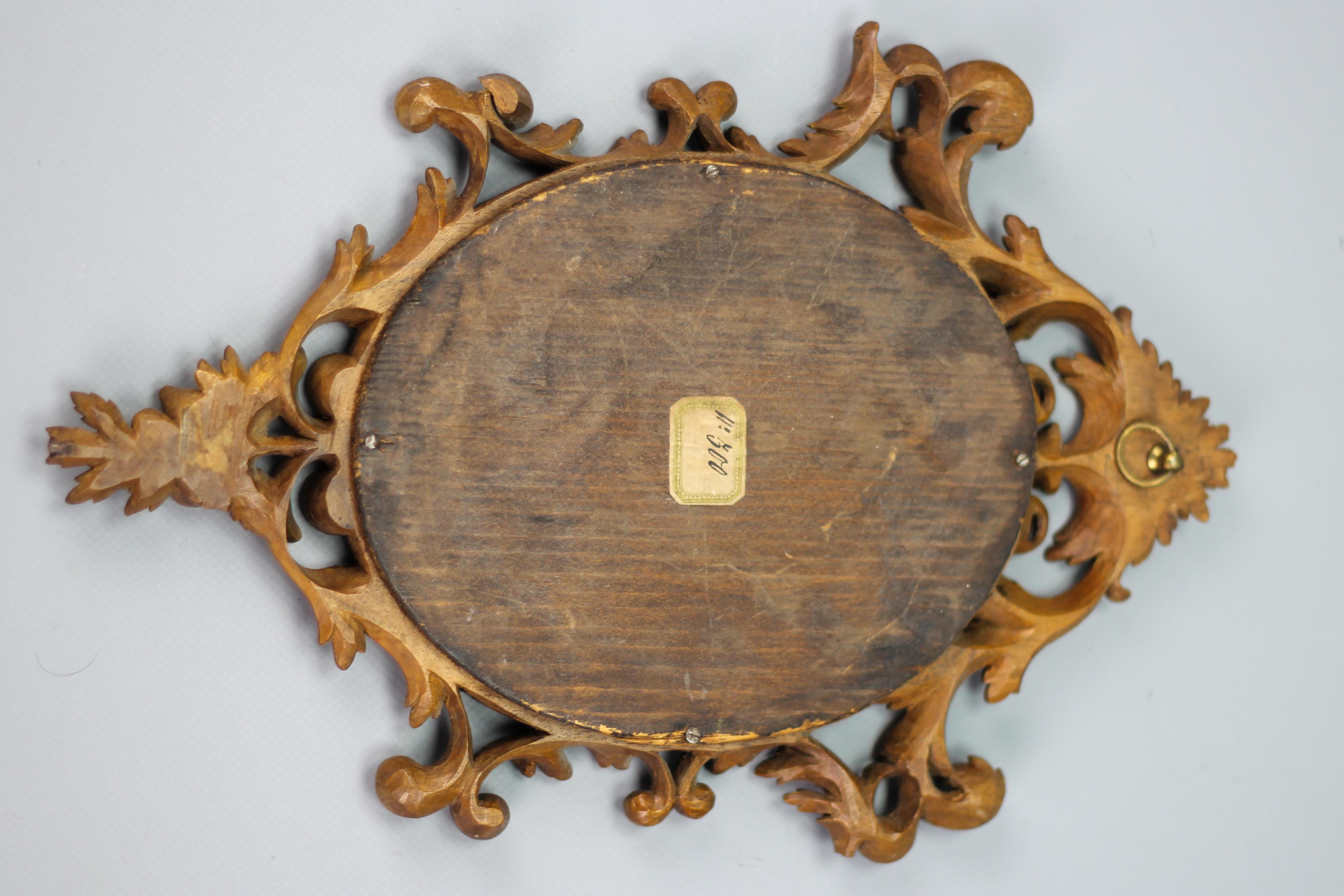 Late 19th Century Carved Walnut Oval Picture or Mirror Frame, France For Sale 8