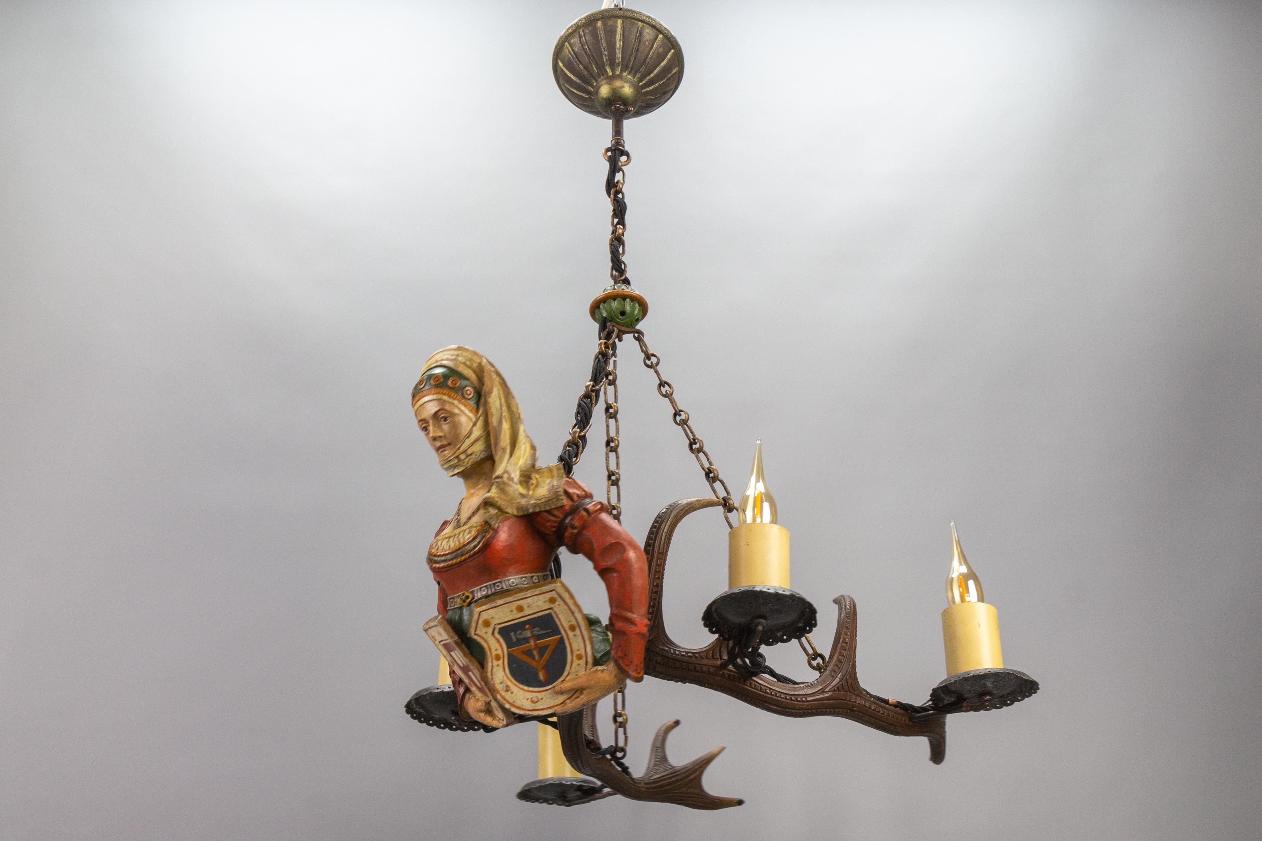 Fin du XIXe siècle, lustre à quatre lumières en bois sculpté Lüsterweibchen en vente 3