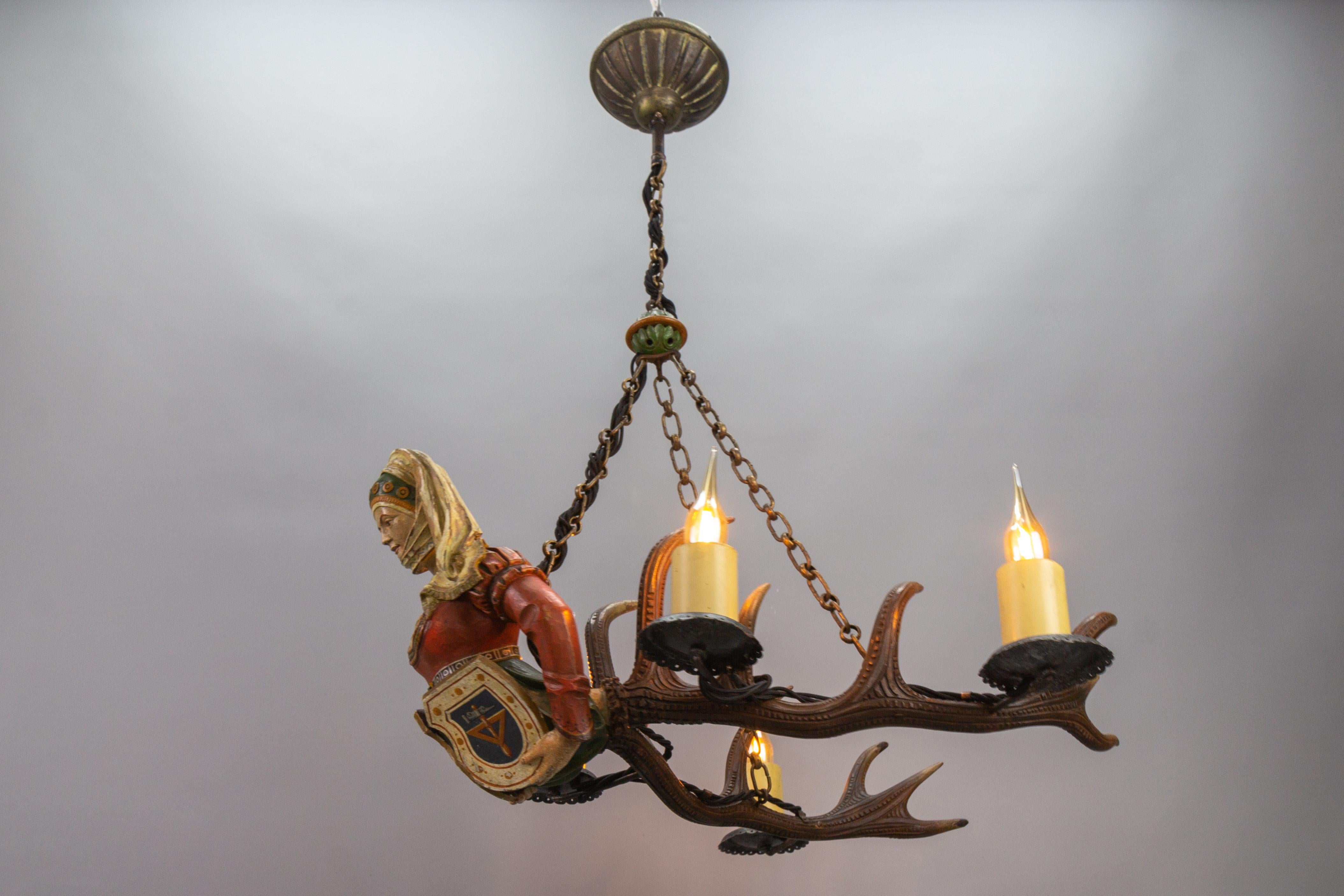 Late 19th Century Carved Wooden Lüsterweibchen Four-Light Chandelier For Sale 4