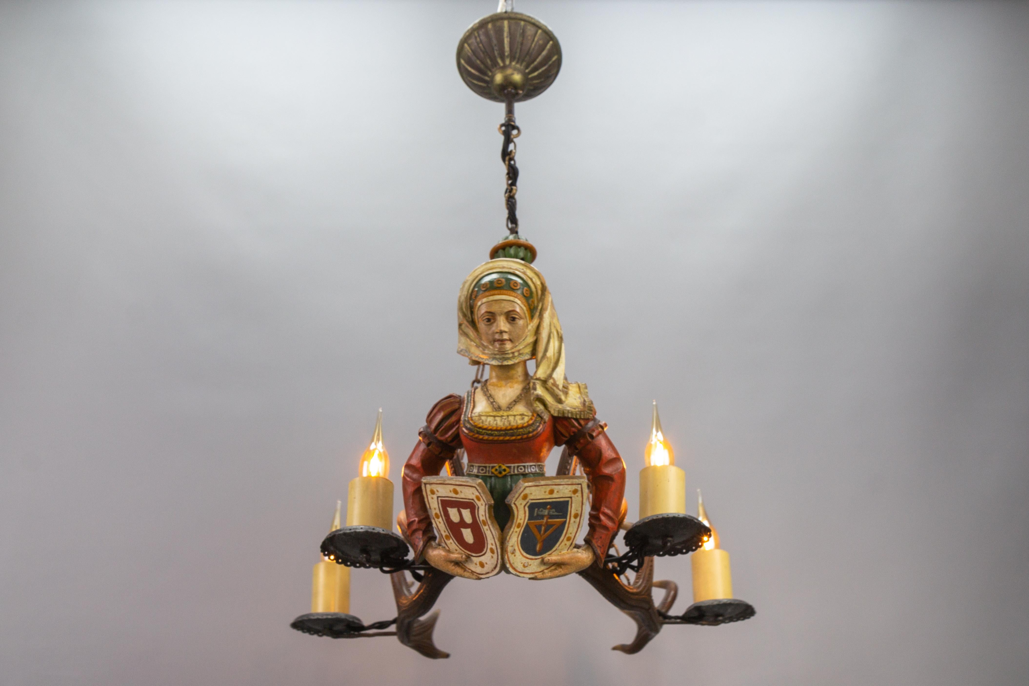 Late 19th Century Carved Wooden Lüsterweibchen Four-Light Chandelier In Good Condition For Sale In Barntrup, DE