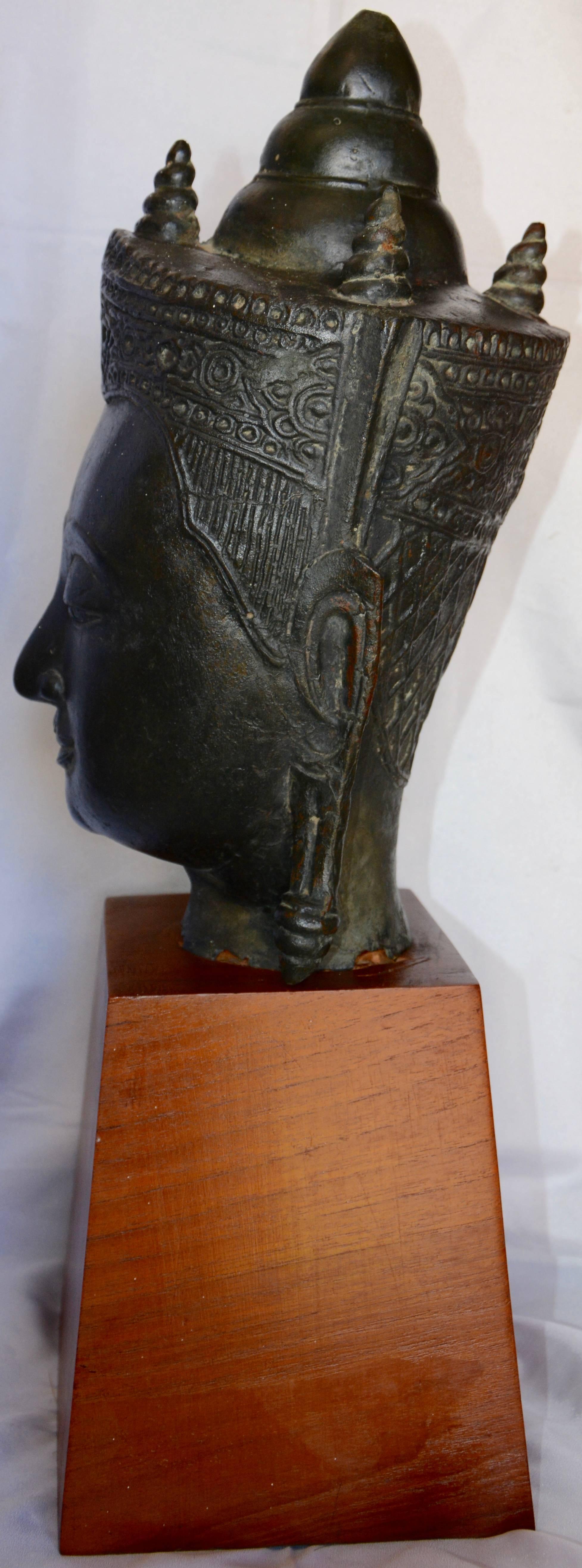 Cast Bronze Bust of Buddha on Wooden Base, Late 18th Century For Sale 6