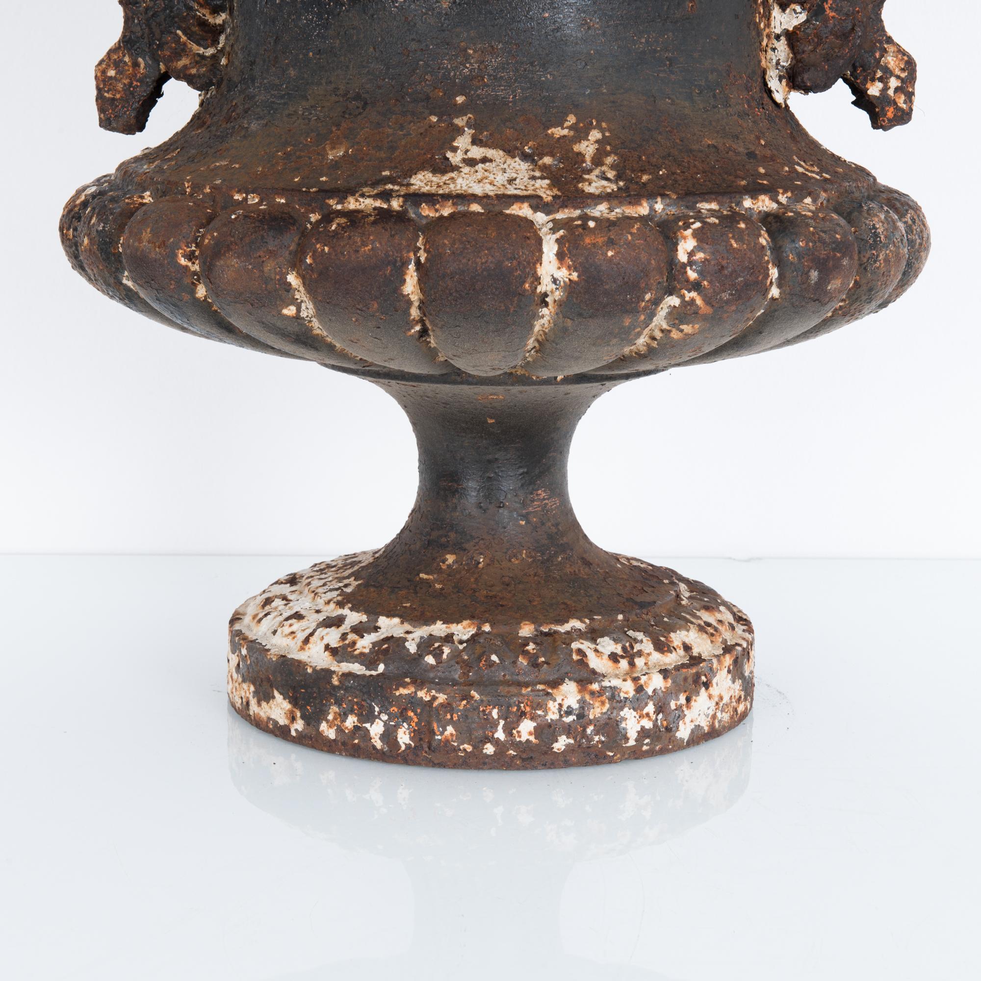 Late 19th Century Cast Iron Urn In Good Condition In High Point, NC