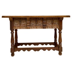 Table console en noyer sculptée à la main de style catalan de la fin du XIXe siècle