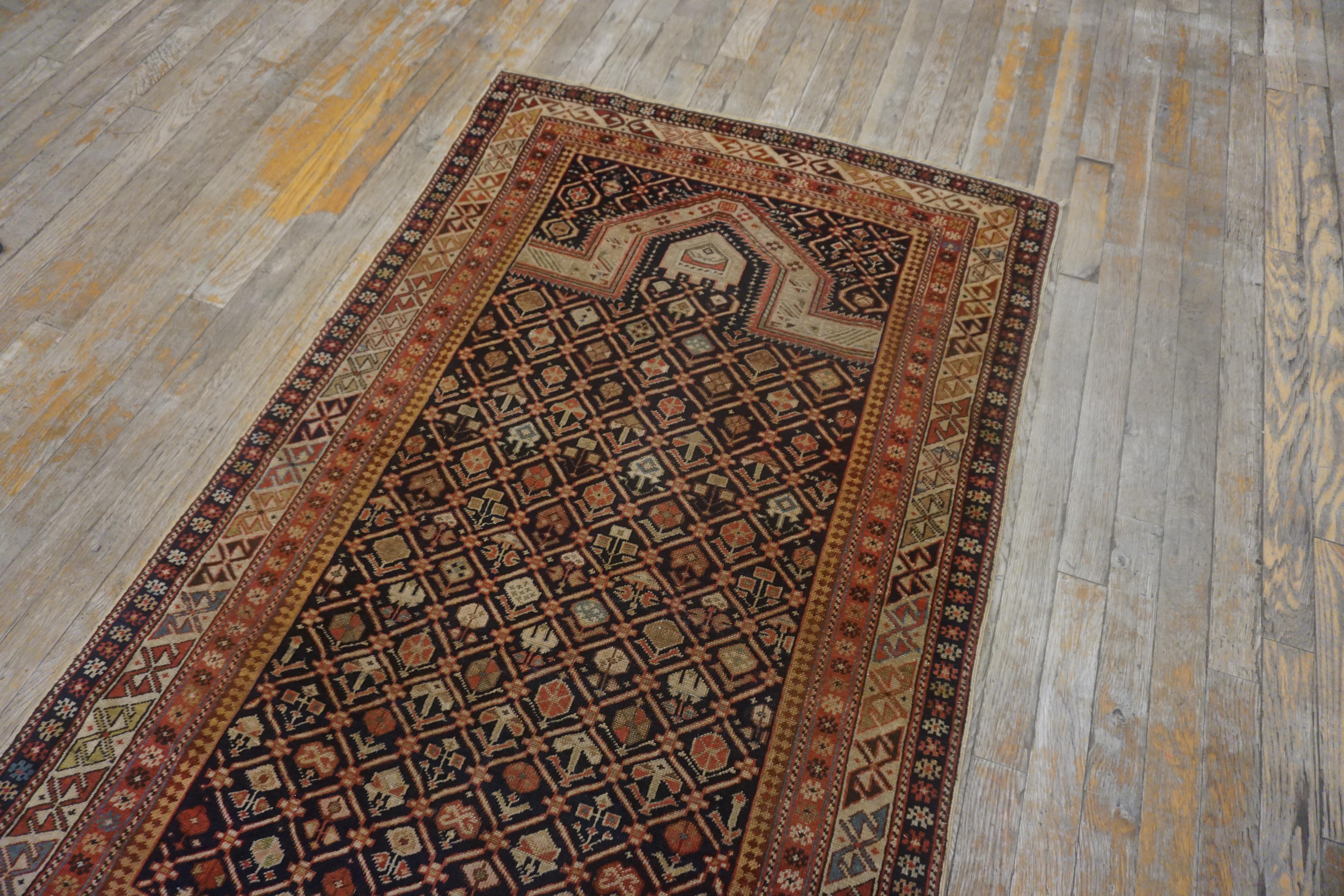 Late 19th Century Caucasian Shirvan Prayer Rug ( 3' x 5' - 91 x 152 ) In Good Condition For Sale In New York, NY
