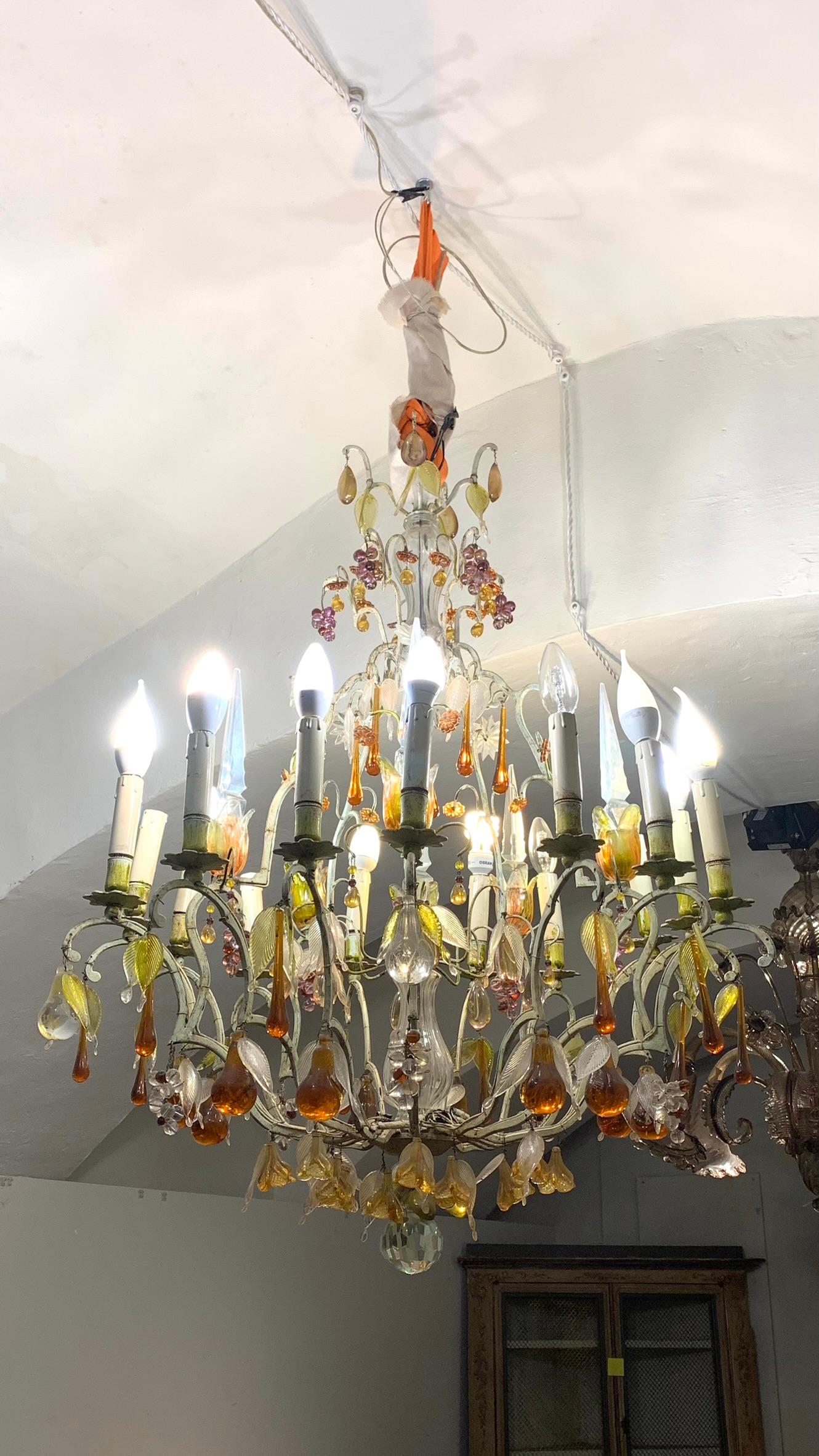 CHANDELIER DE FINALES DEL SIGLO XIX CON FRUTAS DE VIDRIO en venta 5