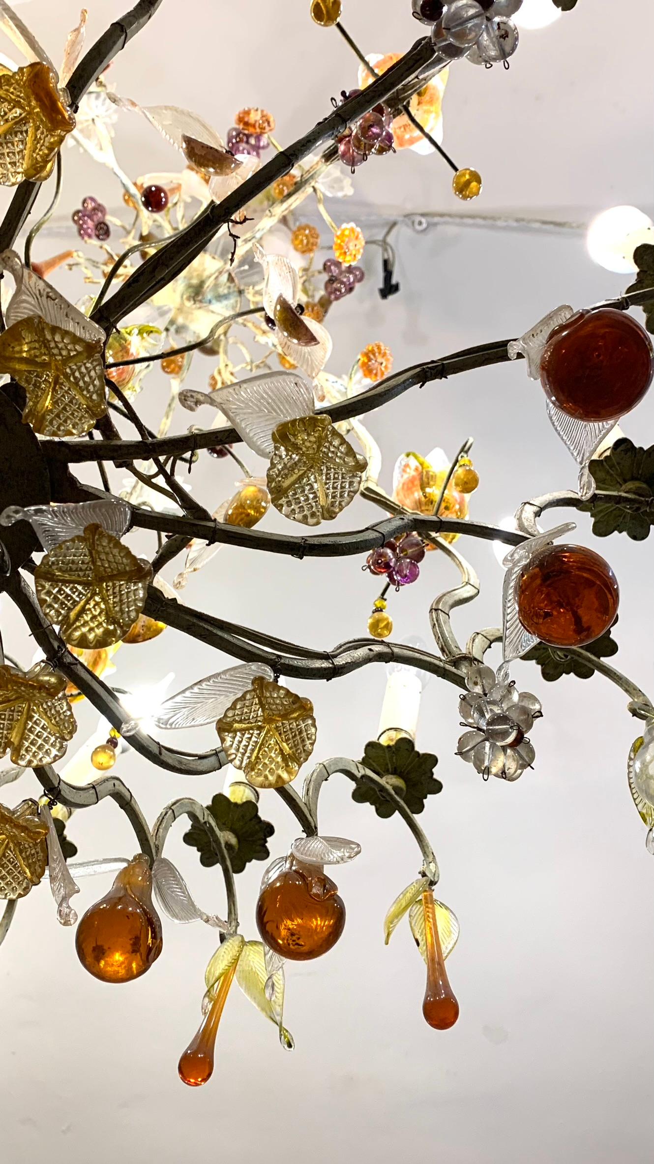 CHANDELIER DE FINALES DEL SIGLO XIX CON FRUTAS DE VIDRIO en venta 6
