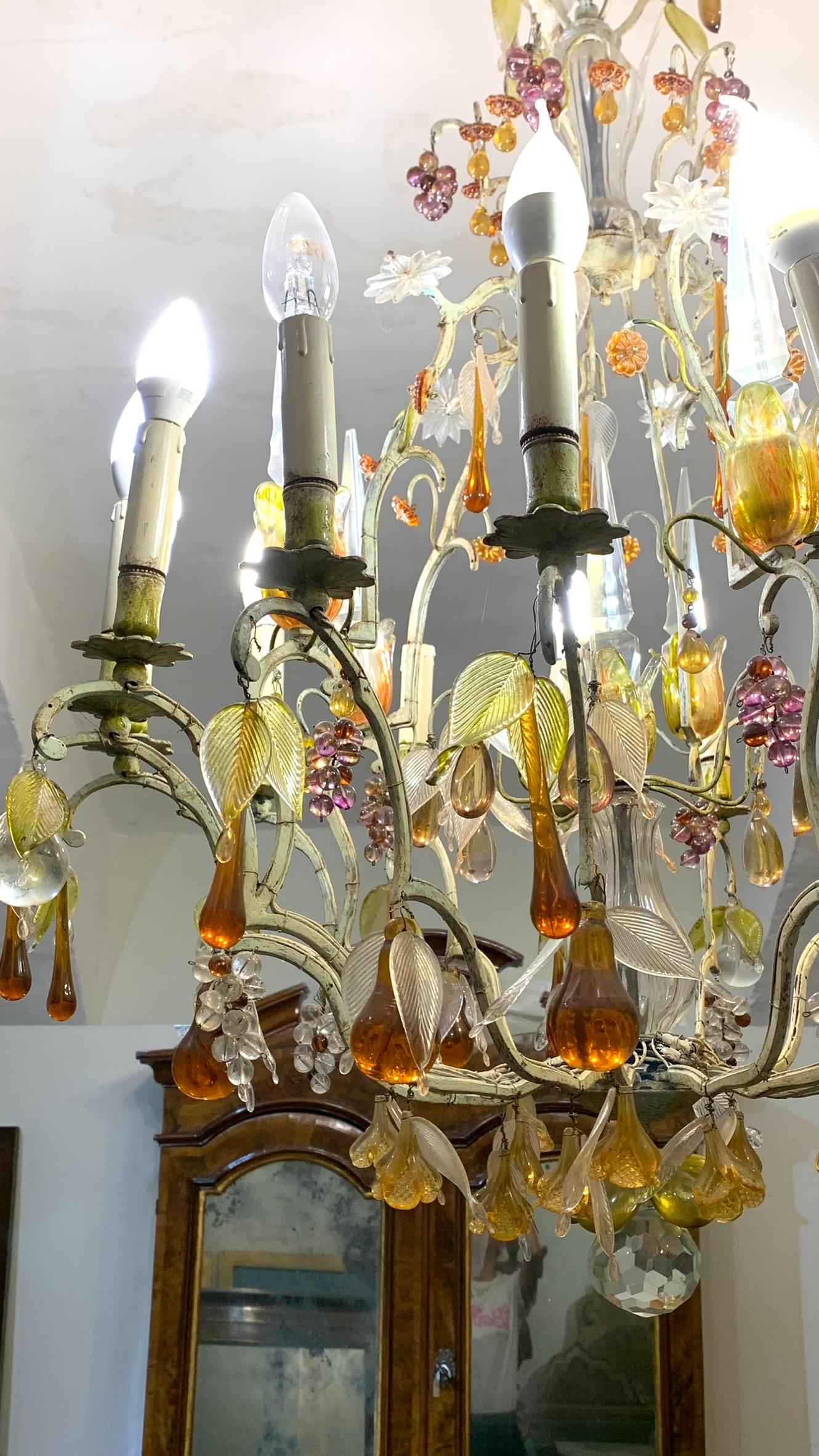 CHANDELIER DE FINALES DEL SIGLO XIX CON FRUTAS DE VIDRIO en venta 3
