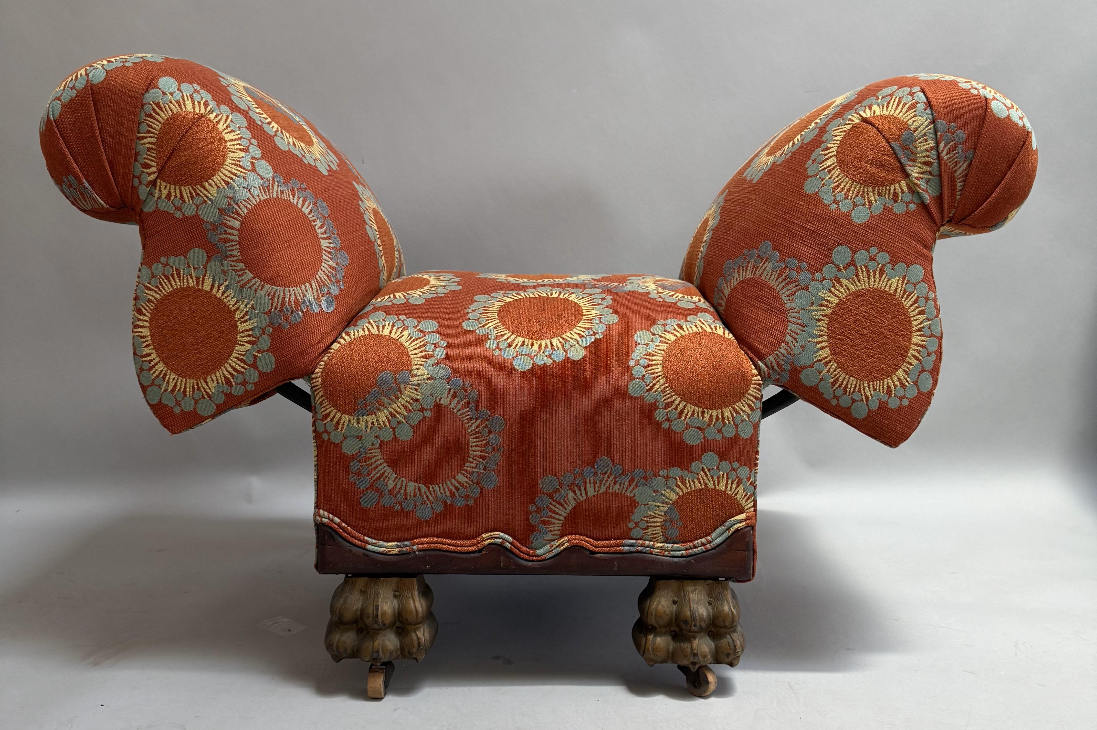 XIXe siècle Chaise longue d'enfant à accoudoirs en volute de la fin du 19e siècle en vente