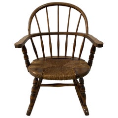 Fauteuil à bascule Windsor pour enfant:: fin du XIXe siècle