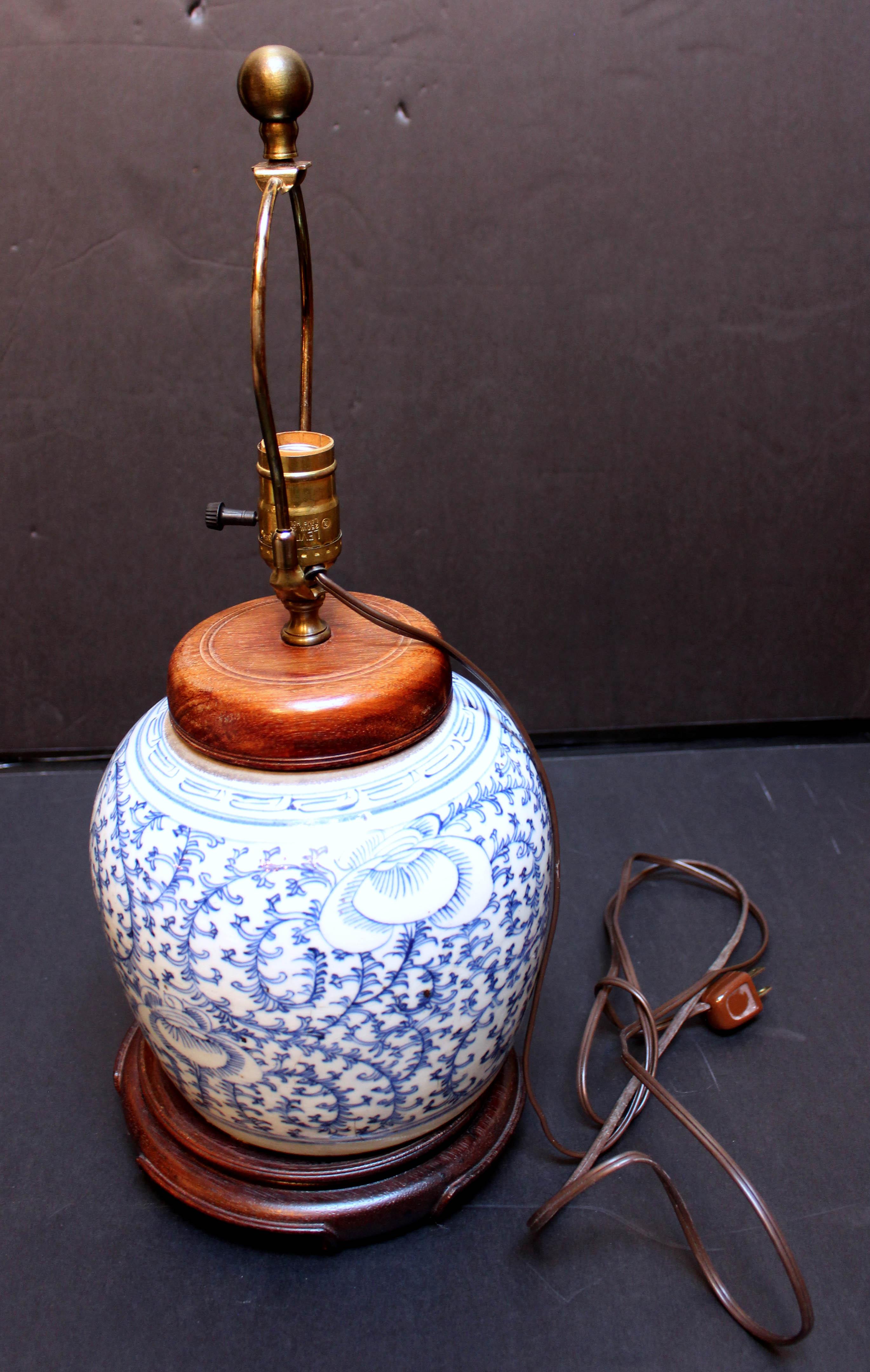 Chinese Export Late 19th Century Chinese Blue & White Ginger Jar Lamp