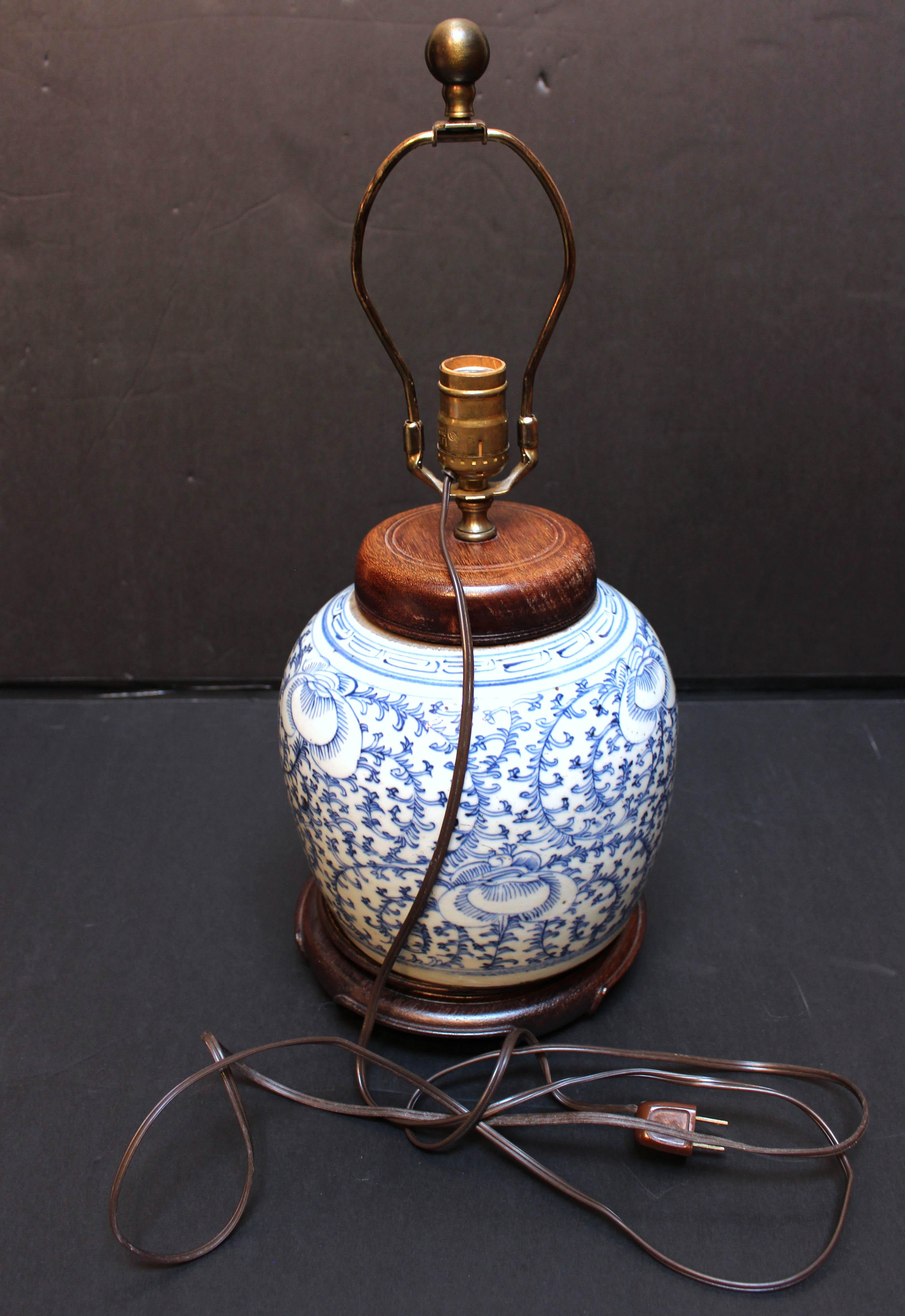 Late 19th Century Chinese Blue & White Ginger Jar Lamp In Good Condition In Chapel Hill, NC