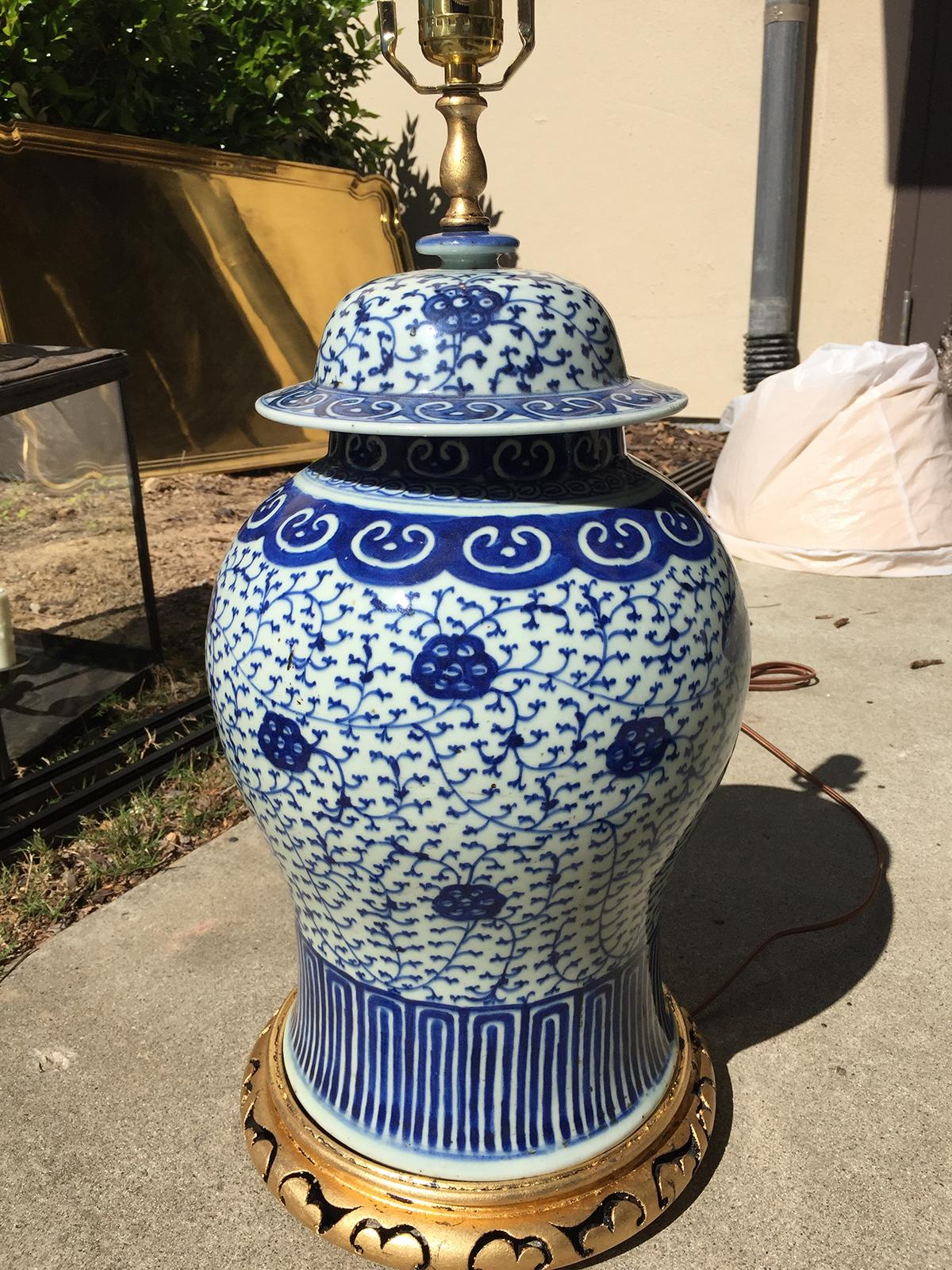 Late 19th century Chinese blue & white porcelain lidded ginger jar as lamp on custom giltwood base
New wiring.